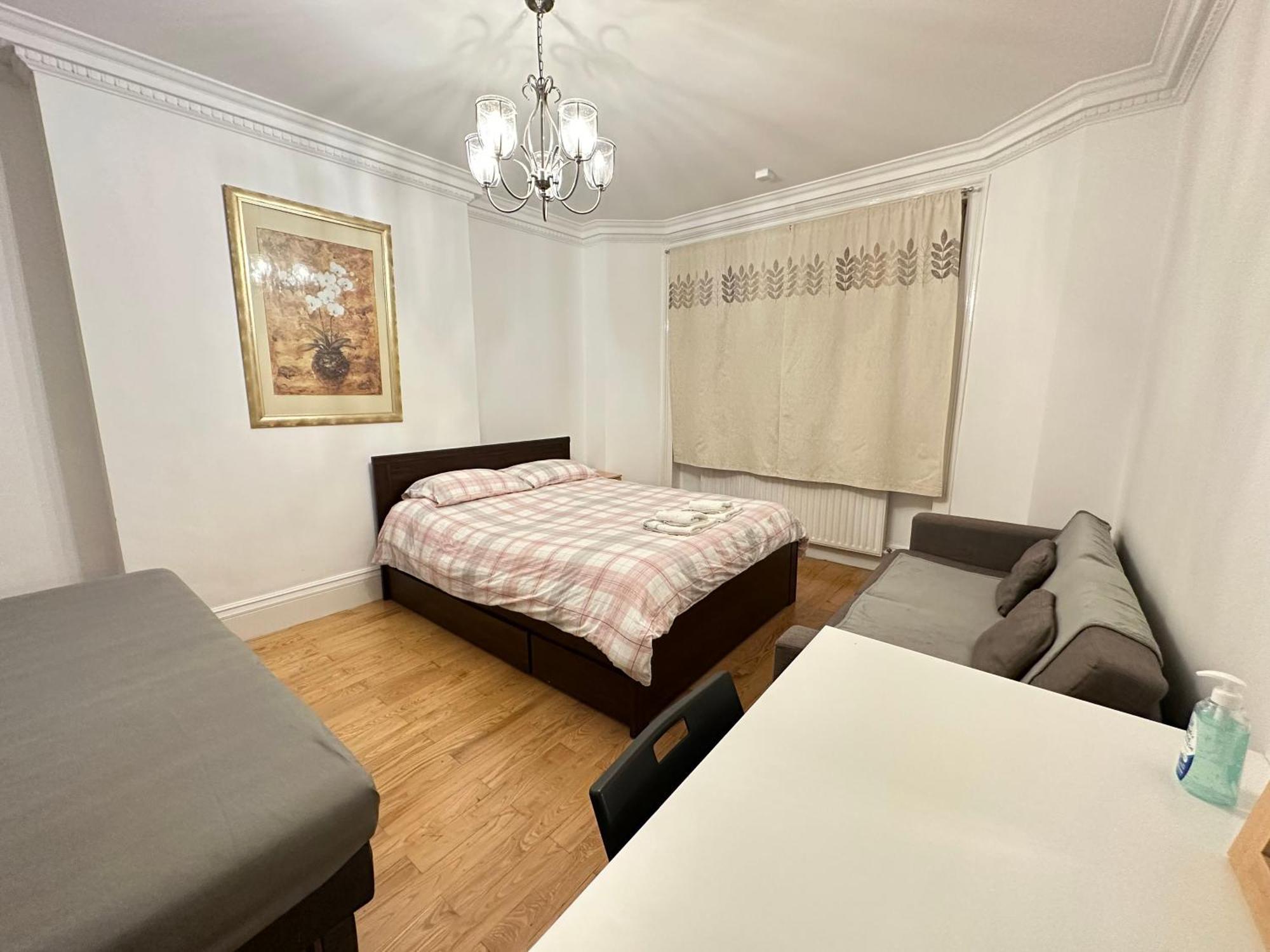 5 Minutes From Hyde Park And Oxford Street 5 Bedrooms In *