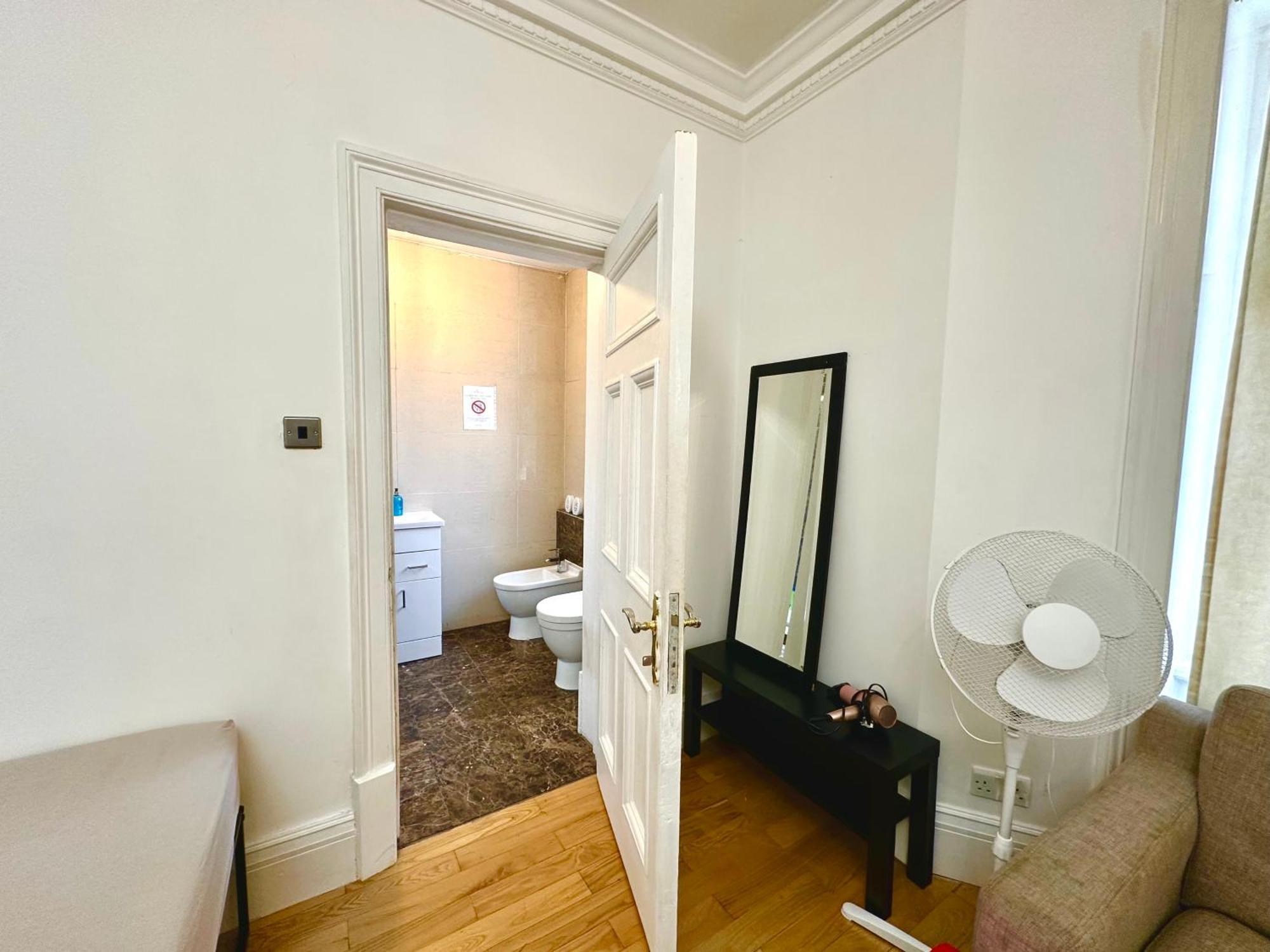 5 Minutes From Hyde Park And Oxford Street 5 Bedrooms In