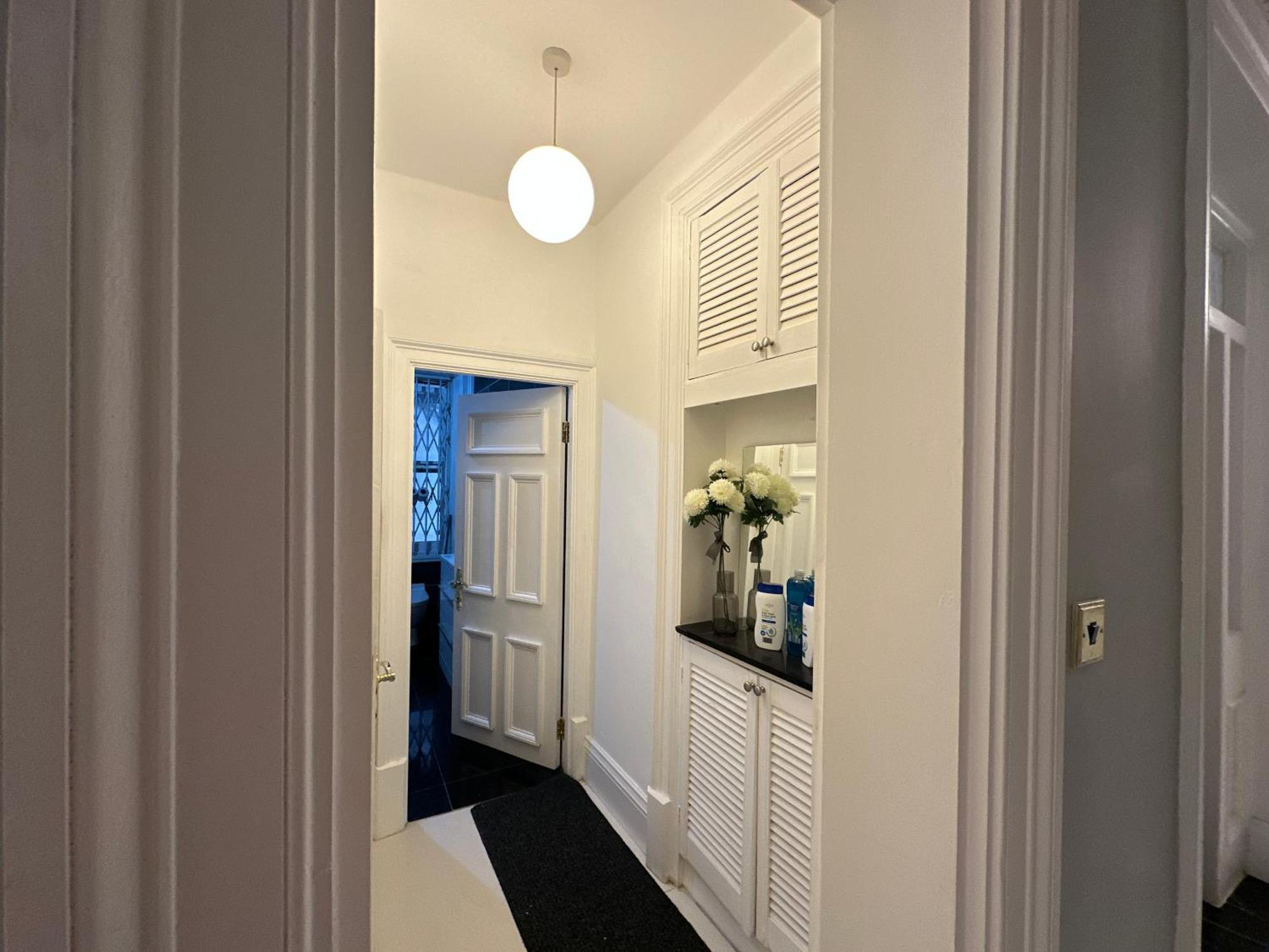 5 Minutes From Hyde Park And Oxford Street 5 Bedrooms In * London