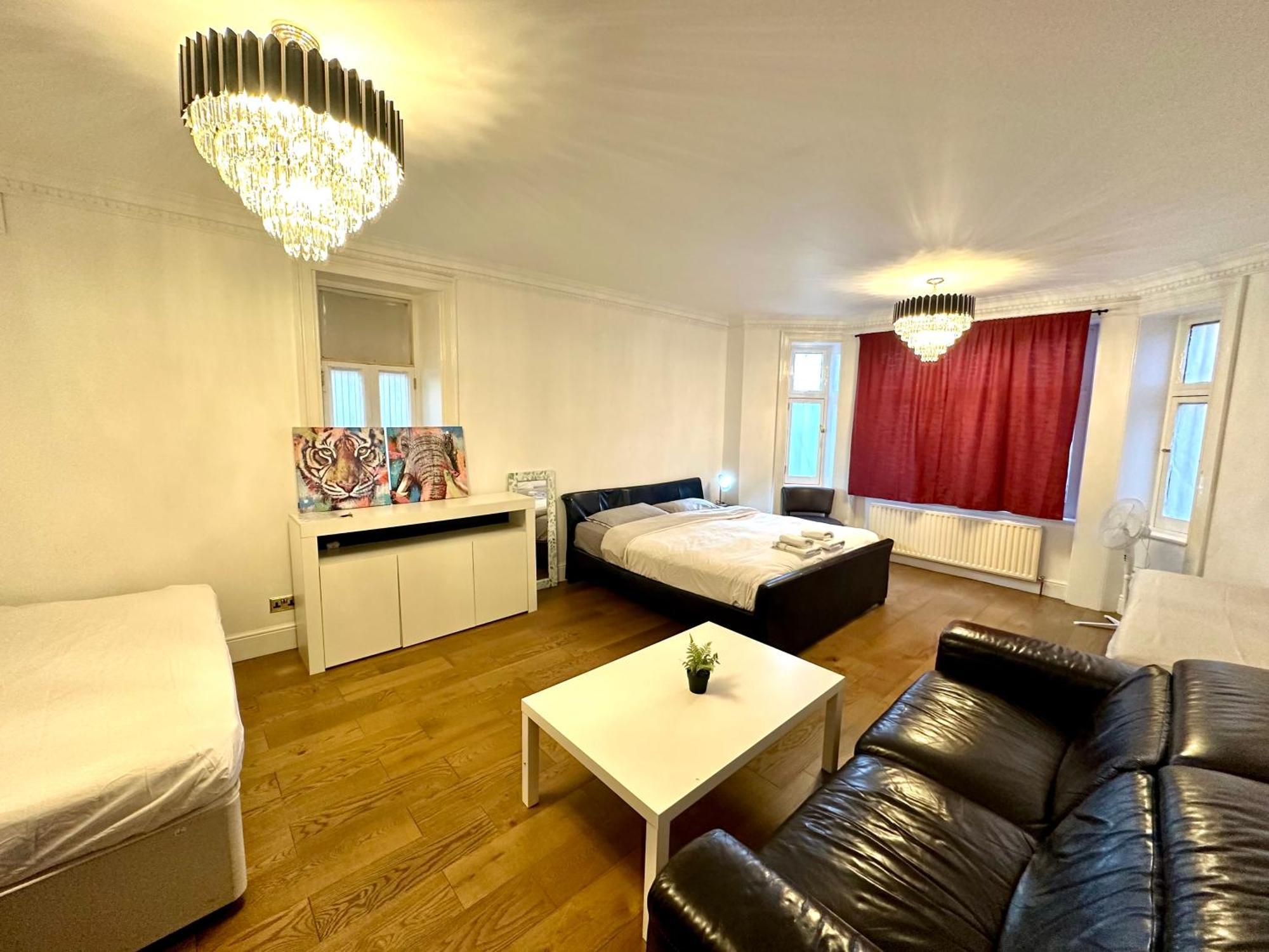5 Minutes From Hyde Park And Oxford Street 5 Bedrooms In London