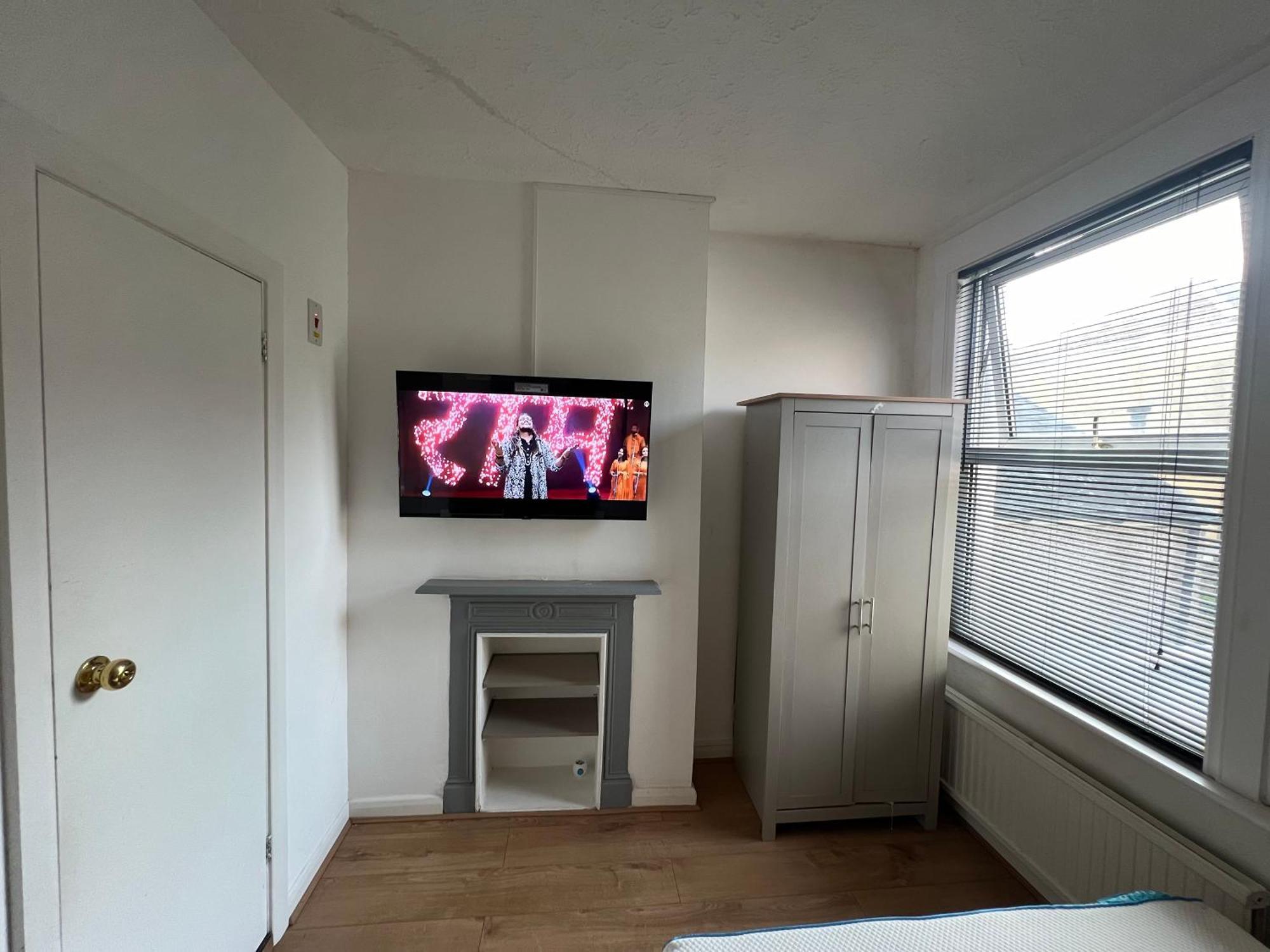 Private In Victorian House, Forest Hill, Guest house *