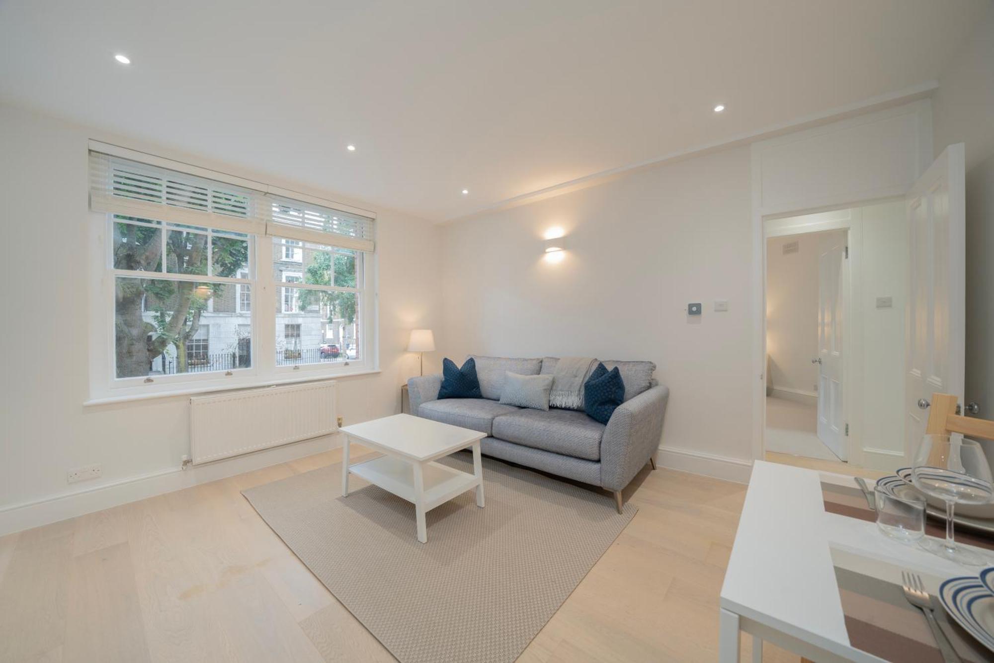 Bright & Stylish In Apartment *