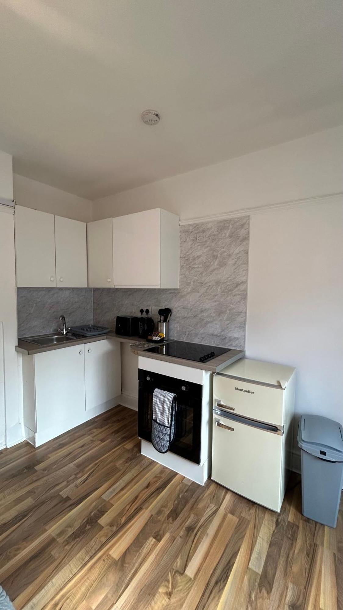 Ustay Fulham Apartment