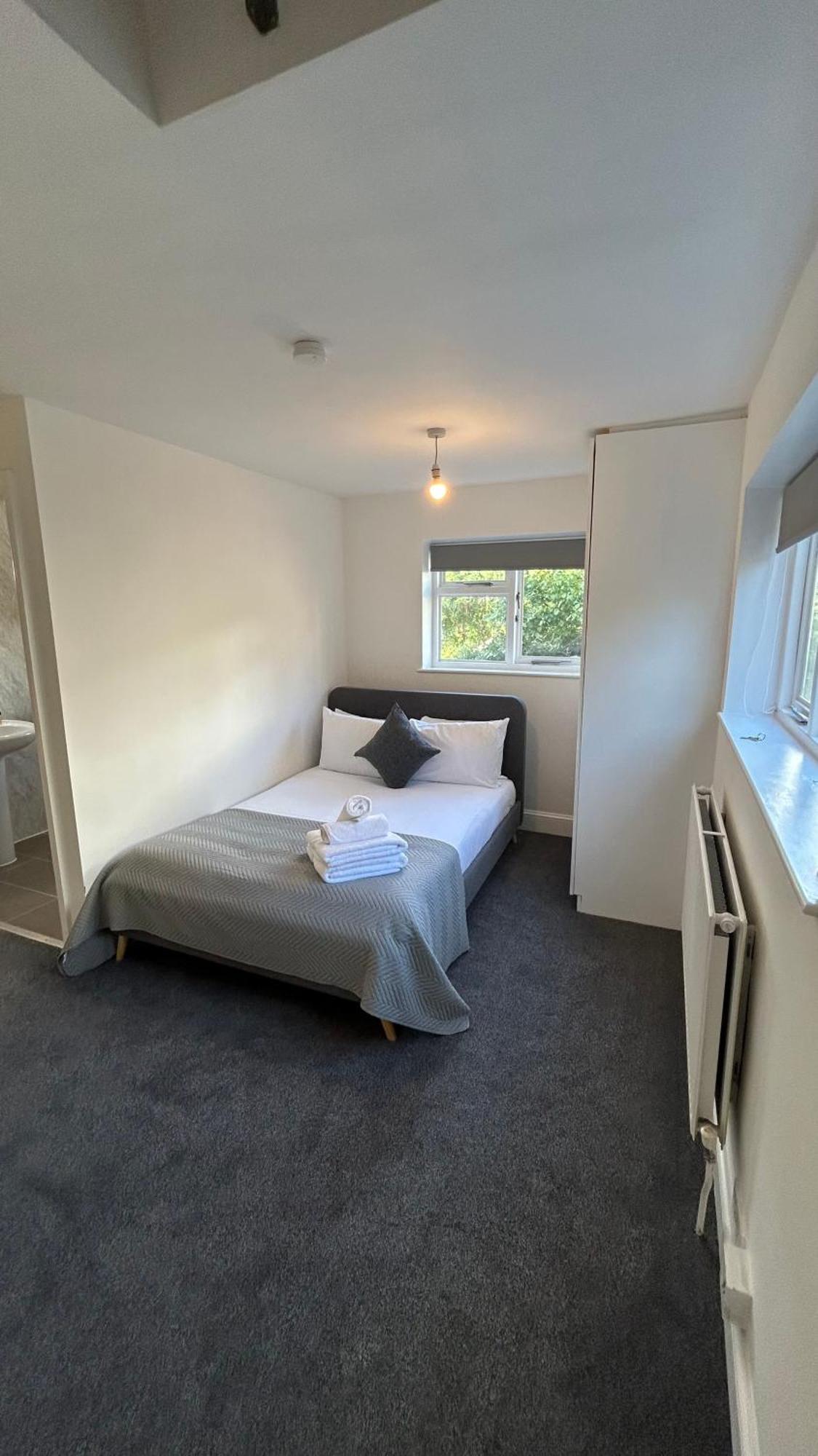 Ustay Fulham Apartment