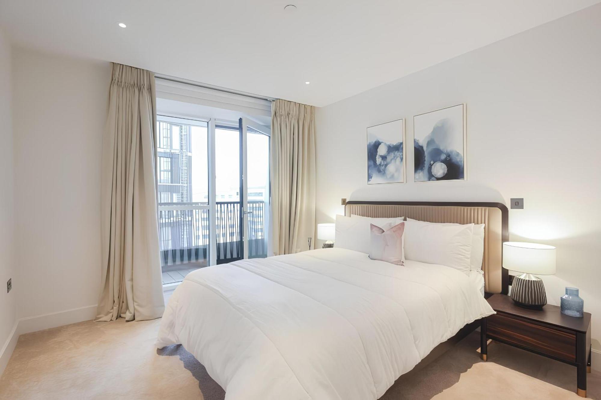 Fabulous Westfield 2 Bed London