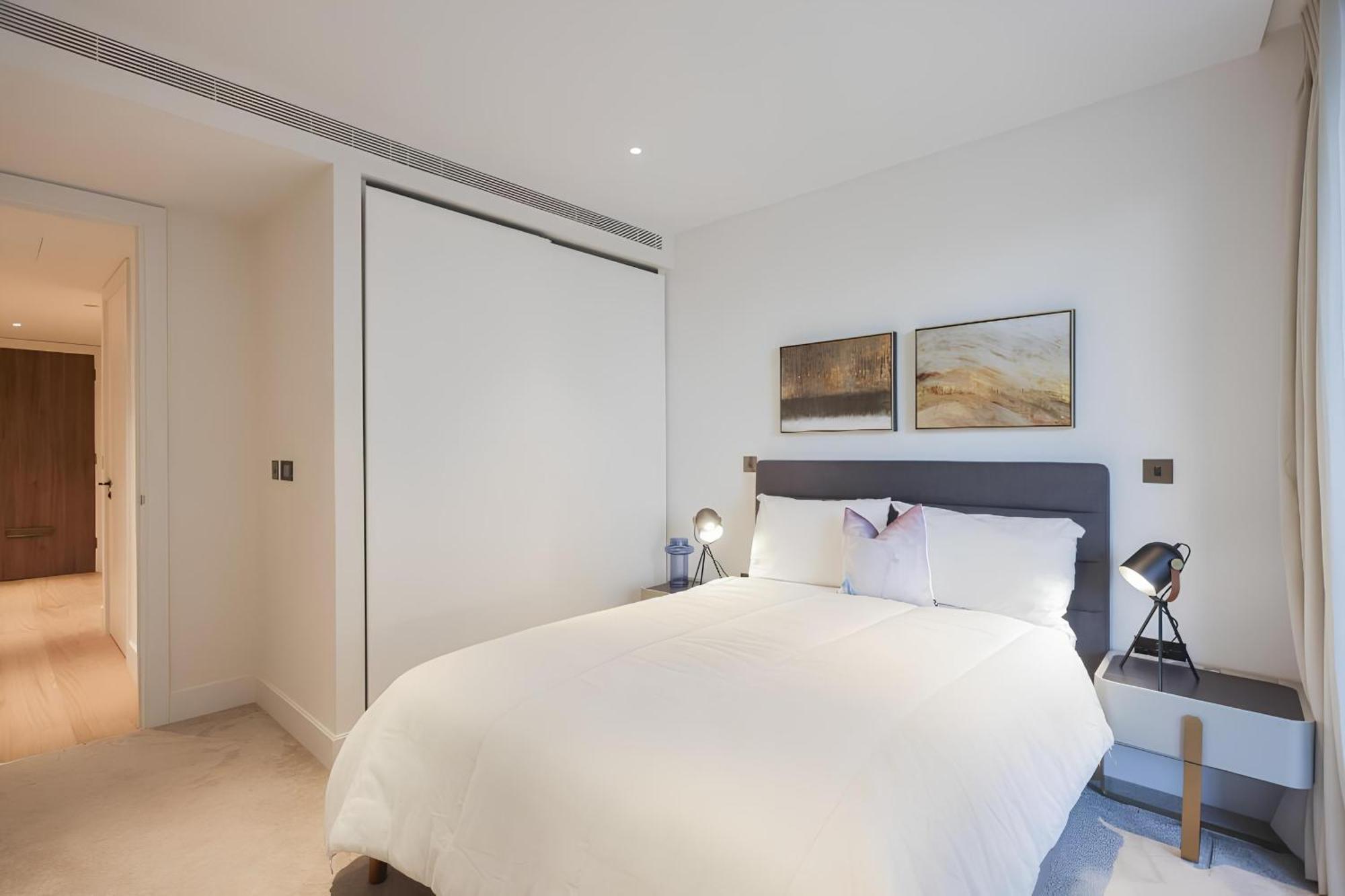 Fabulous Westfield 2 Bed *