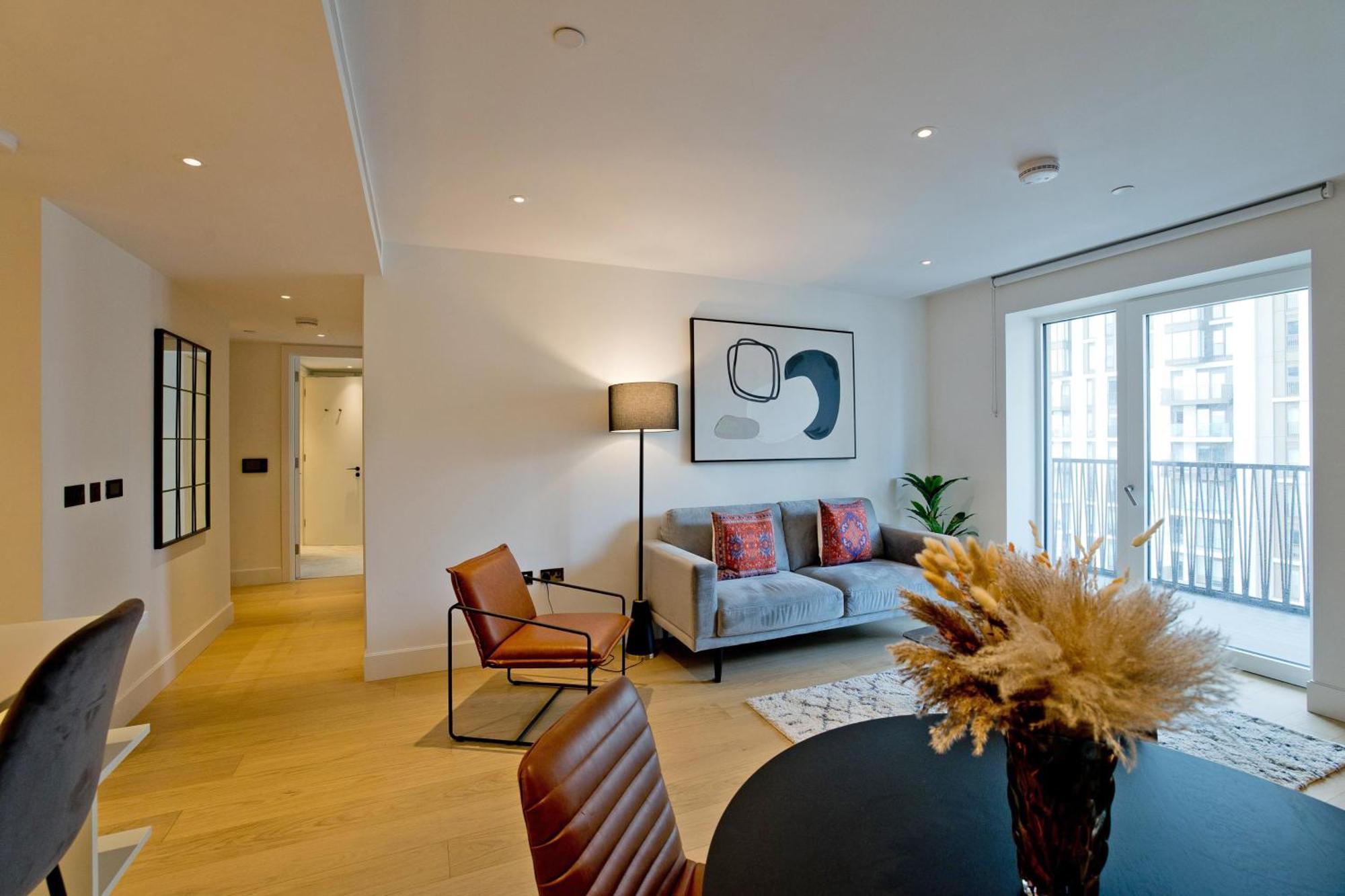 Fabulous Westfield 2 Bed