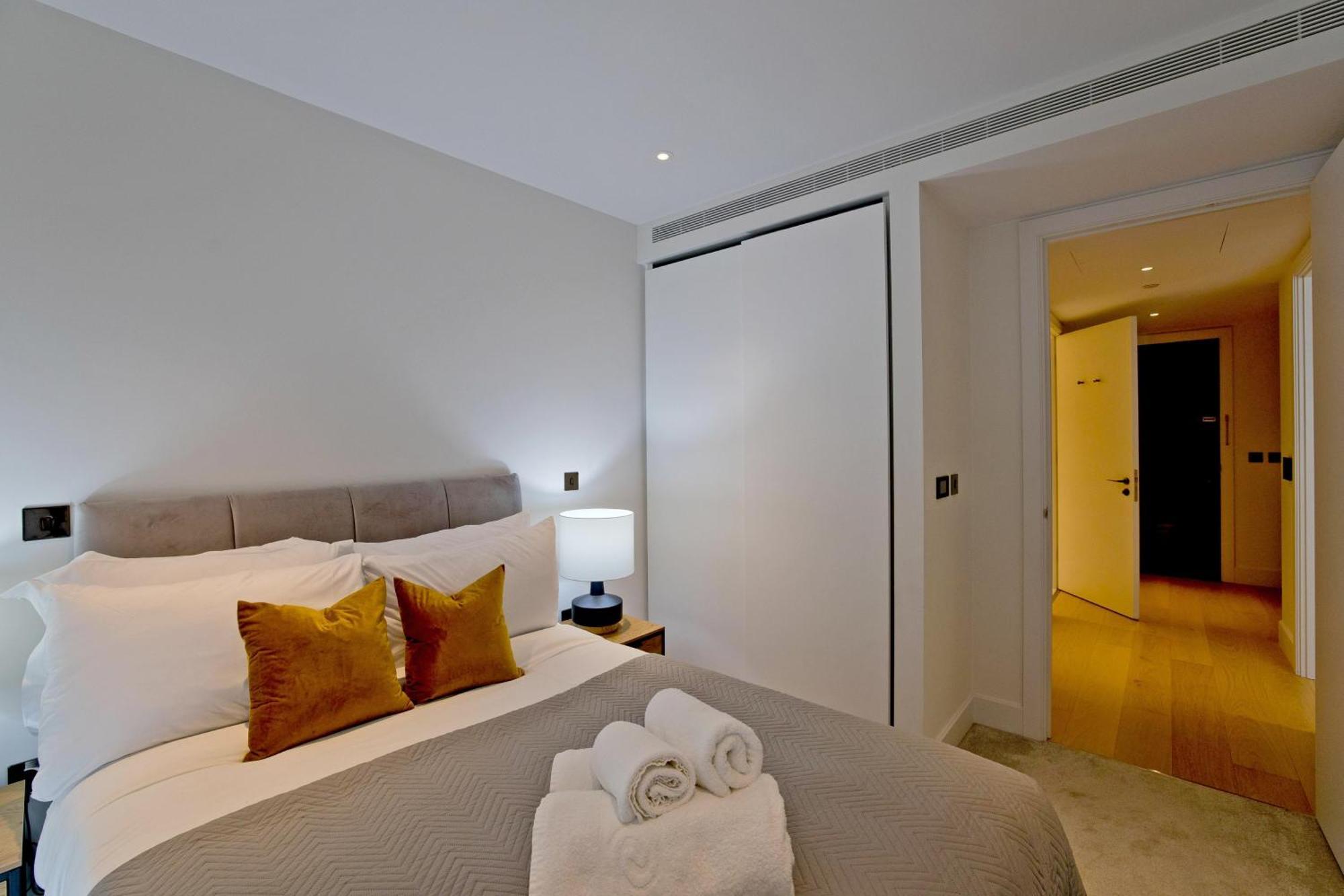 Fabulous Westfield 2 Bed Apartment London