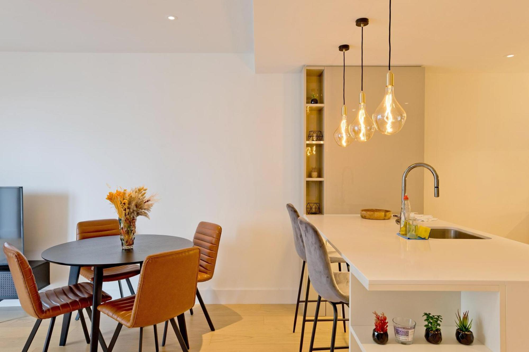 Fabulous Westfield 2 Bed *