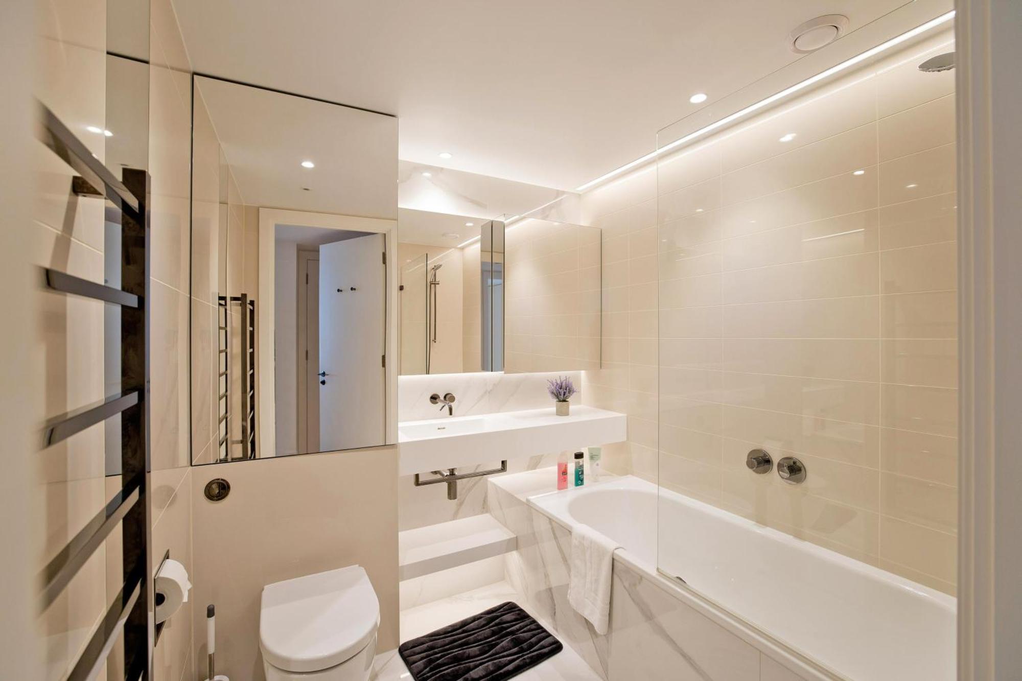 Fabulous Westfield 2 Bed * London