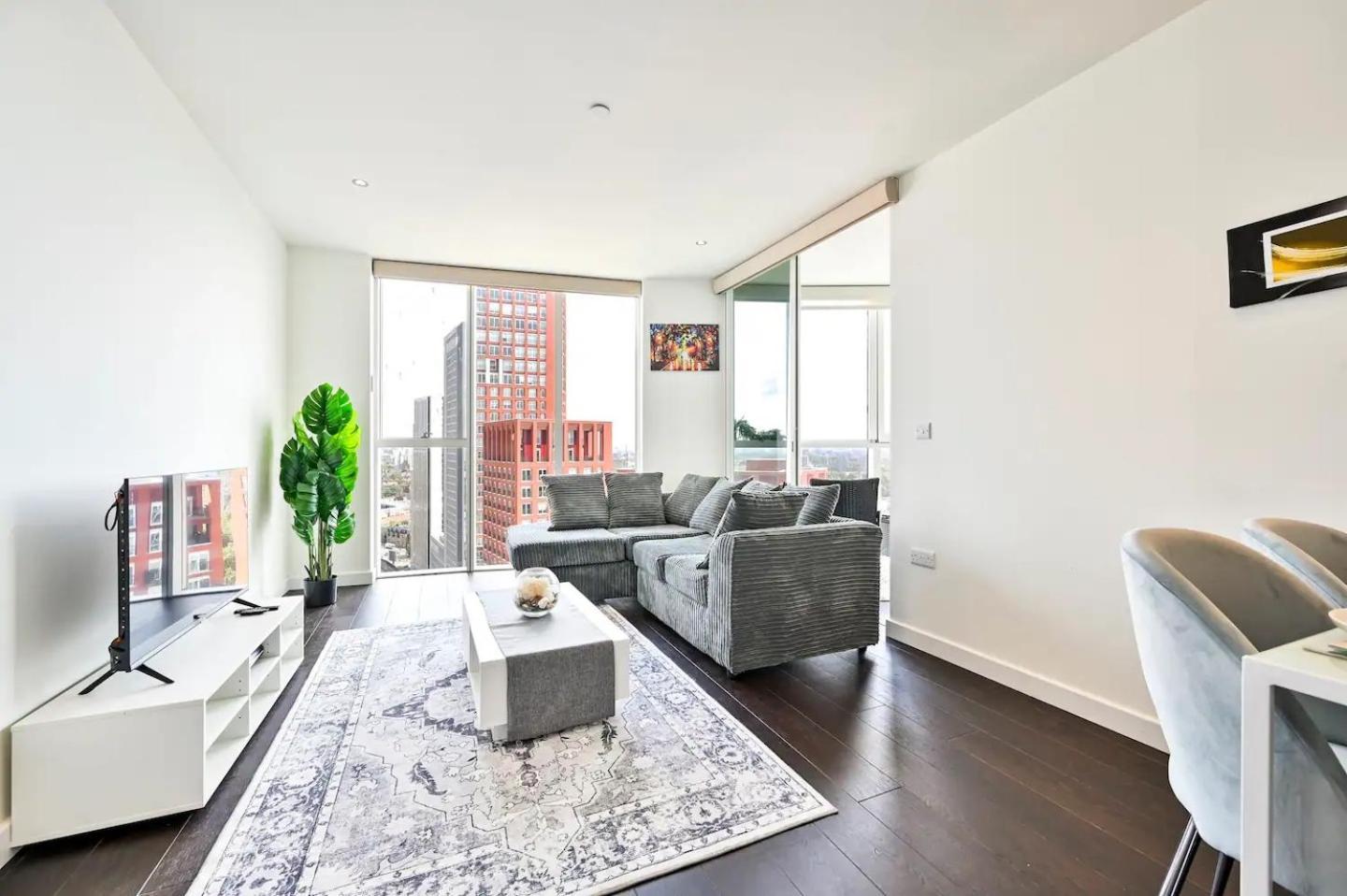 Apartment Luxury High-rise 21st Floor 2 Bedroom 2 Bath Flat *