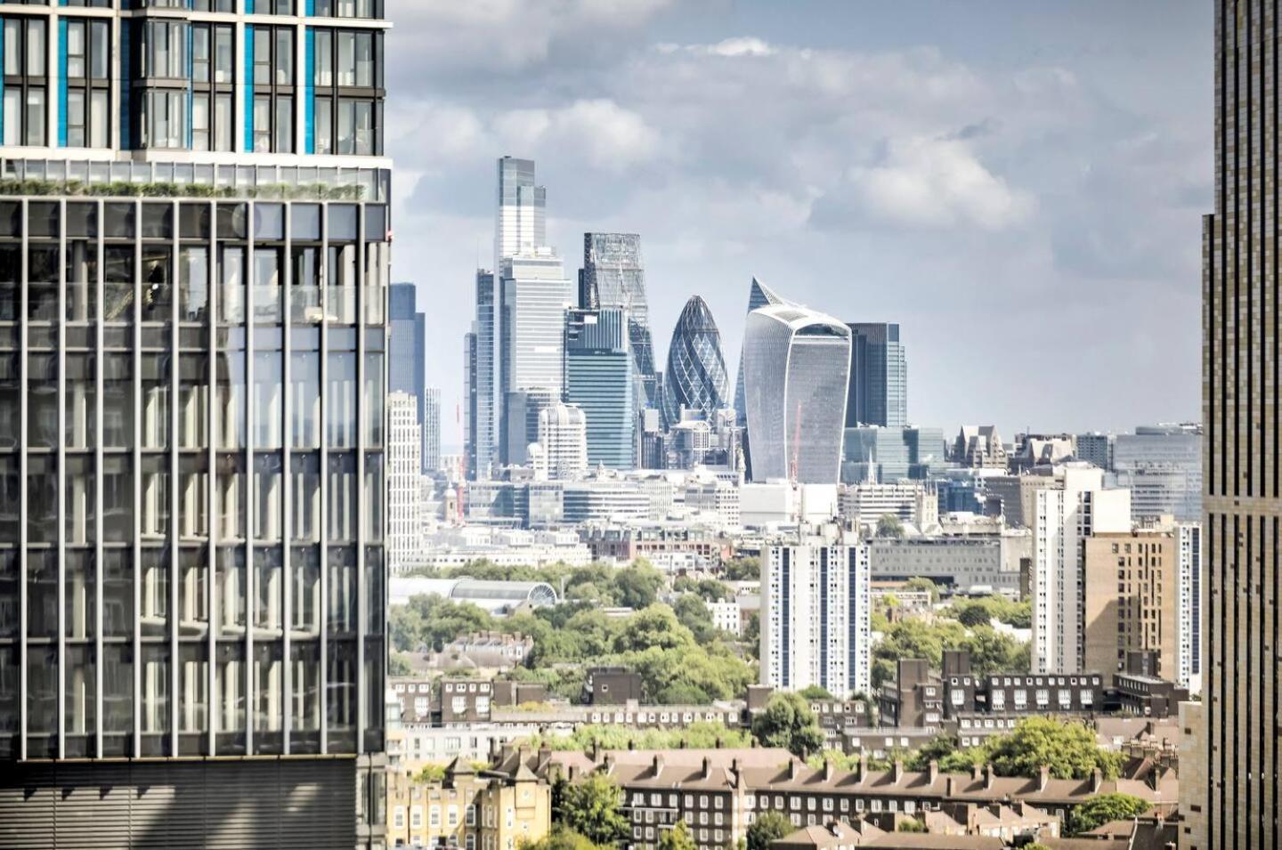 Apartment Luxury High-rise 21st Floor 2 Bedroom 2 Bath Flat London