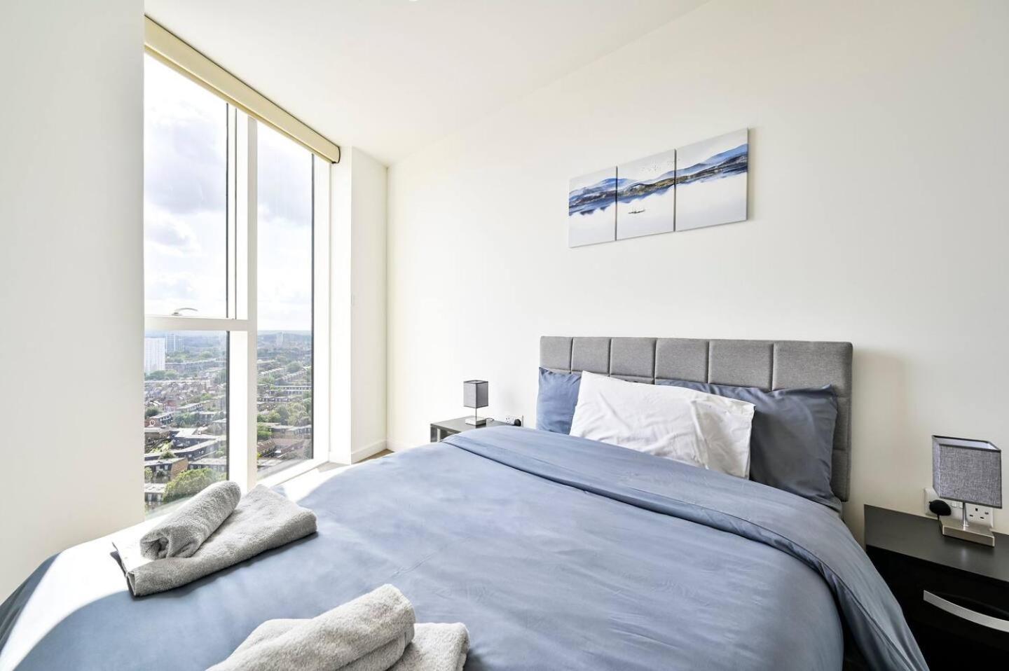 Luxury High-rise 21st Floor 2 Bedroom 2 Bath Flat *