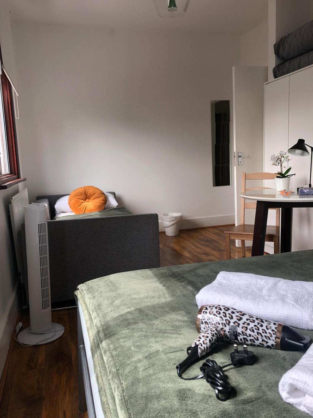 Comfy Private Bedrooms Across The Euston Station London
