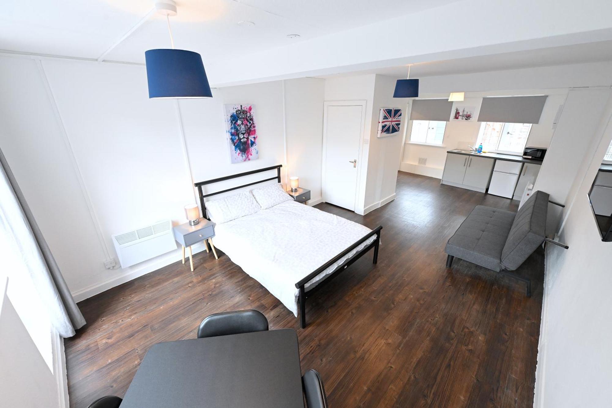 Centrally Located Flat In Leicester Square London