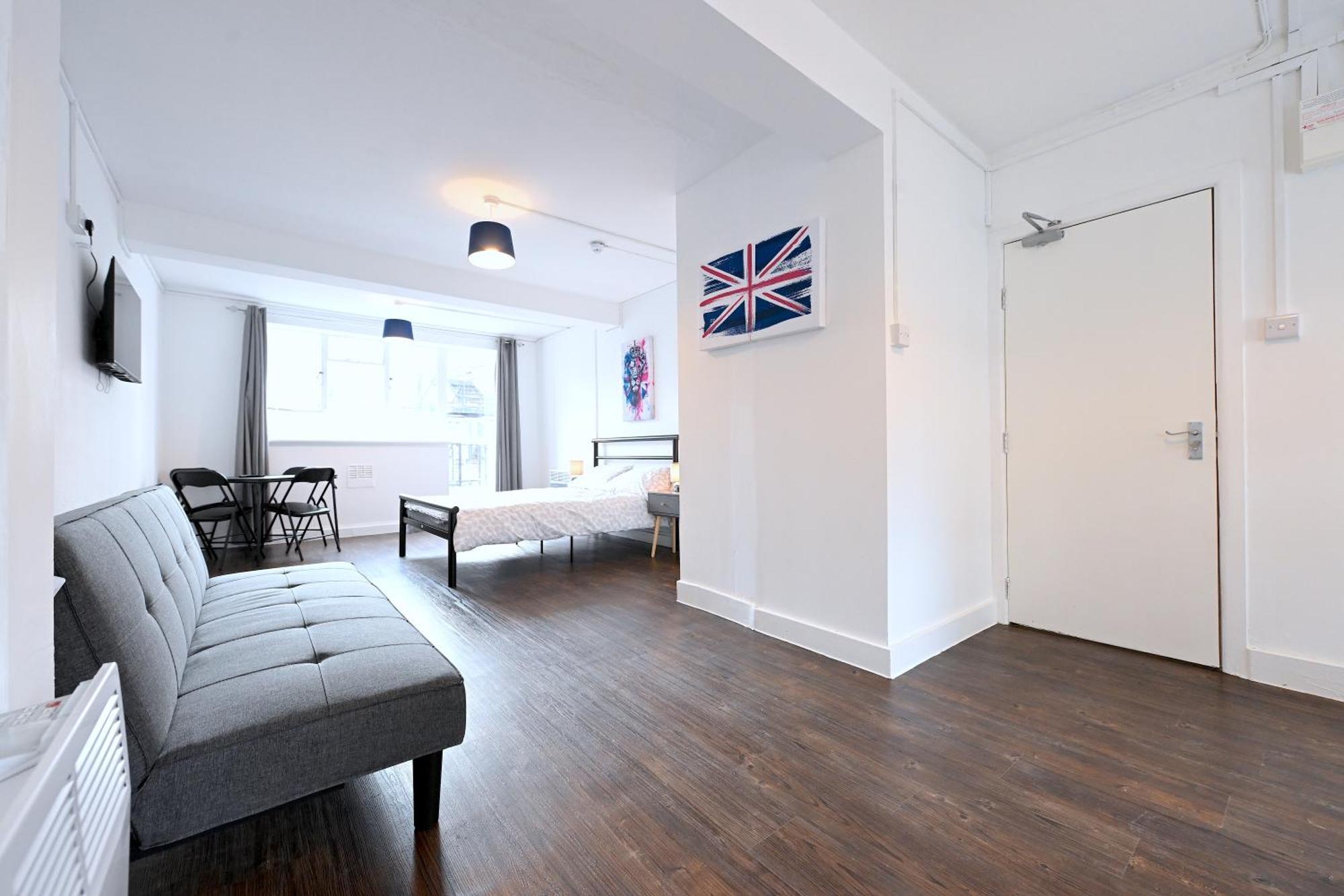 Centrally Located Flat In Leicester Square