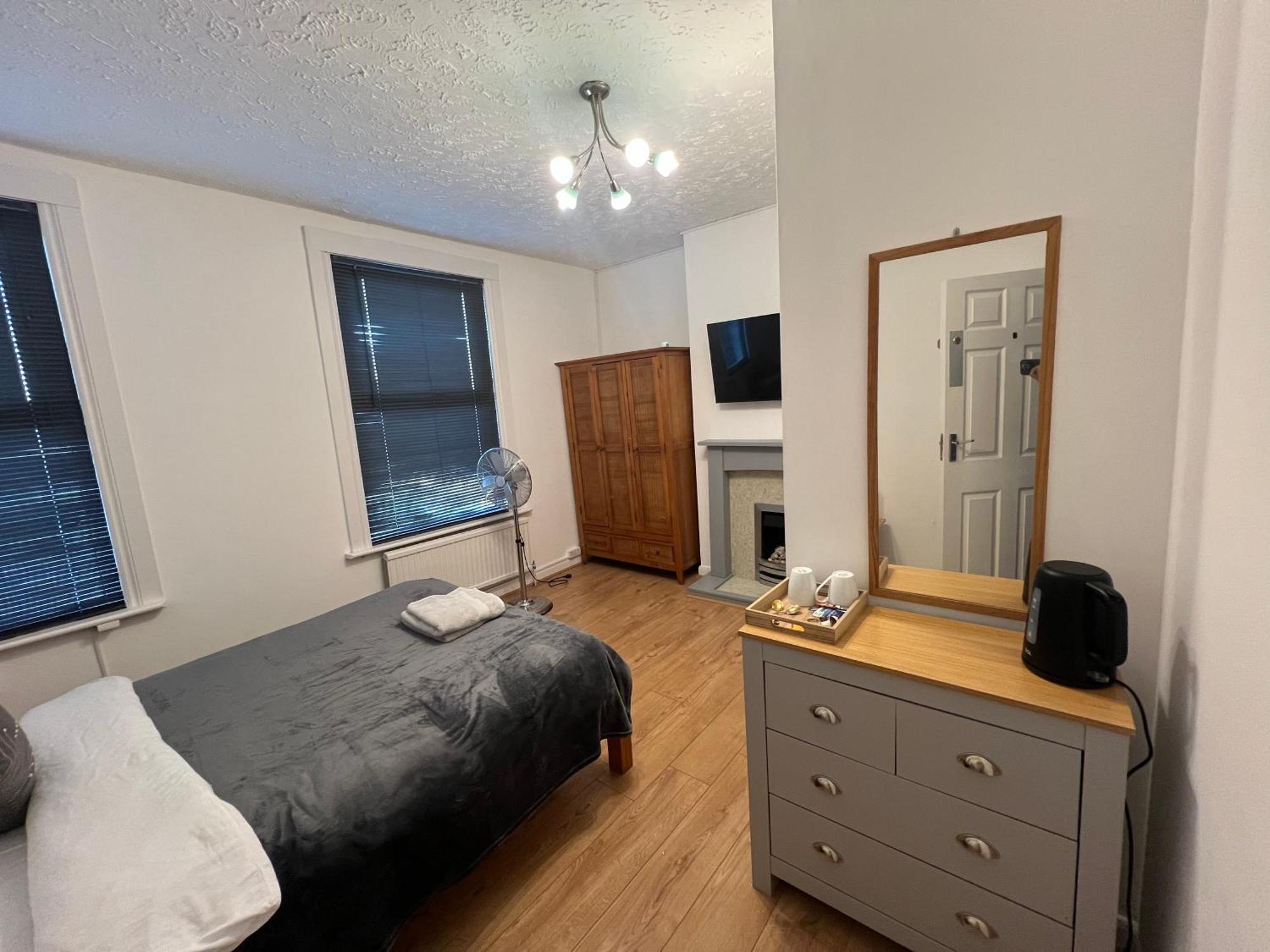 Private In Victorian House, Forest Hill, Guest house
