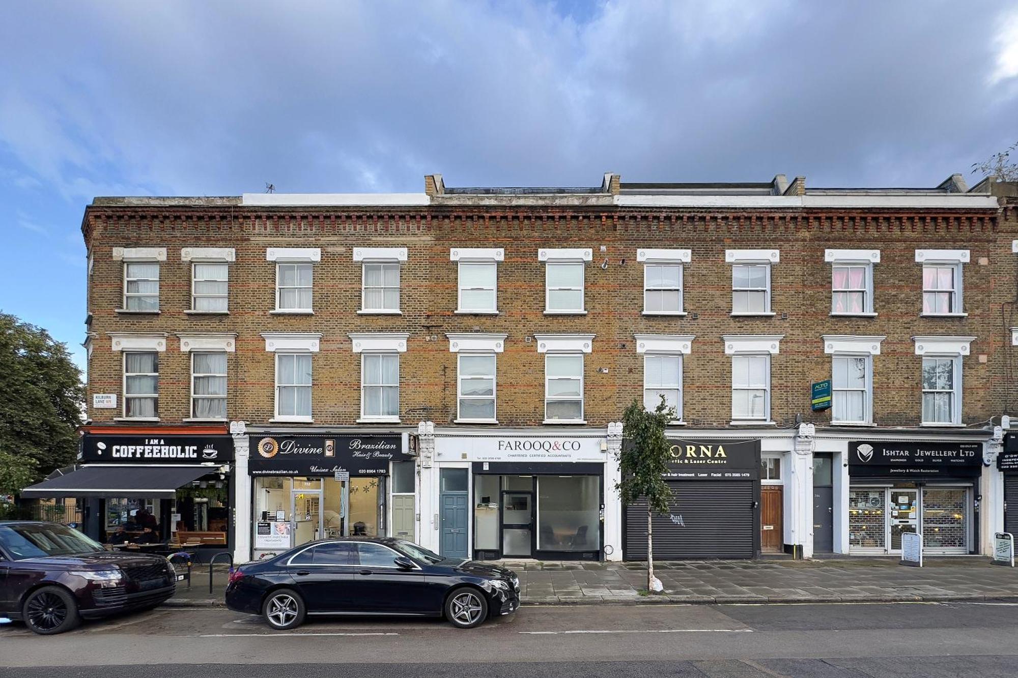 Flat In Queens Park *