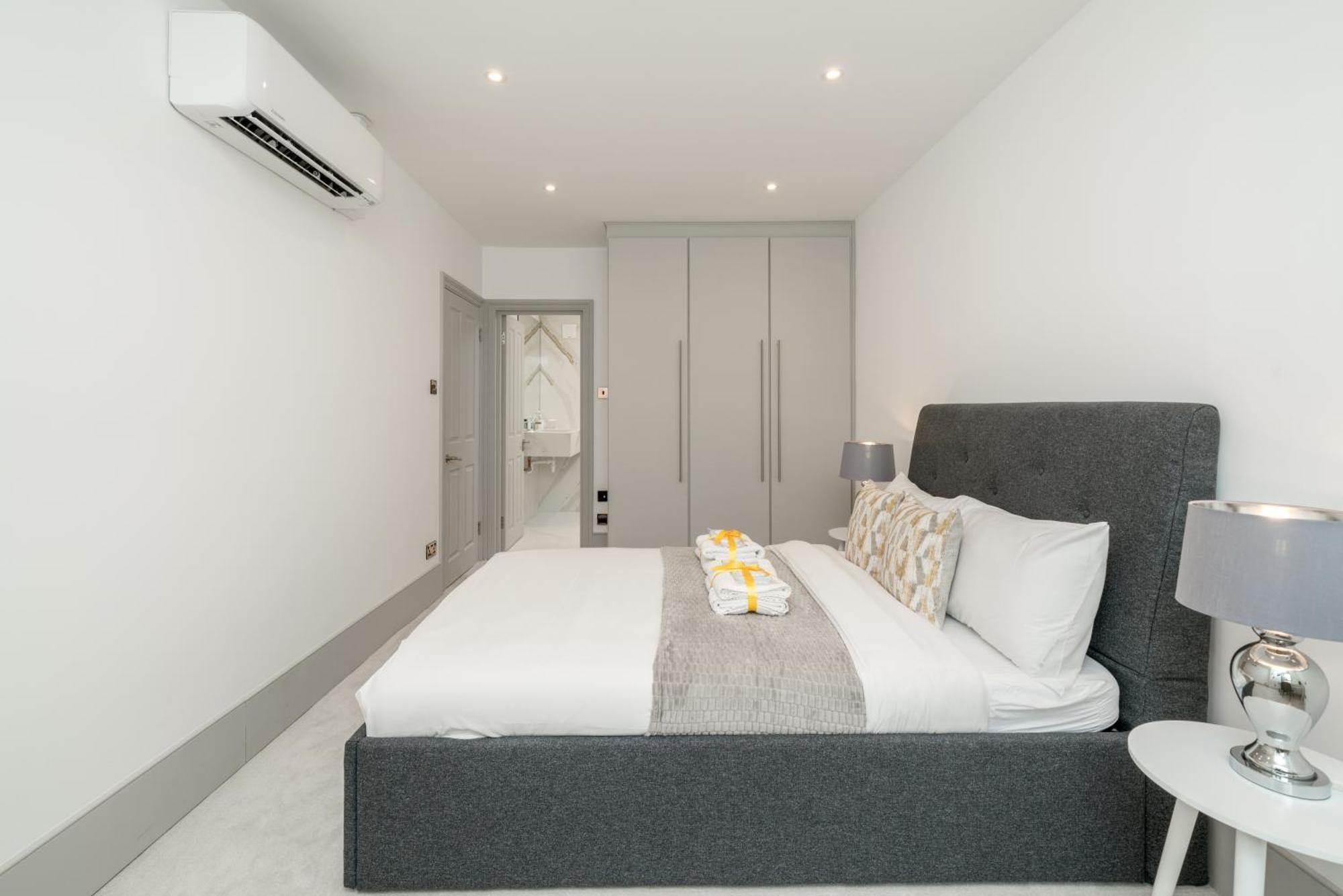 Holiday home Luxury Eaton Mews House In