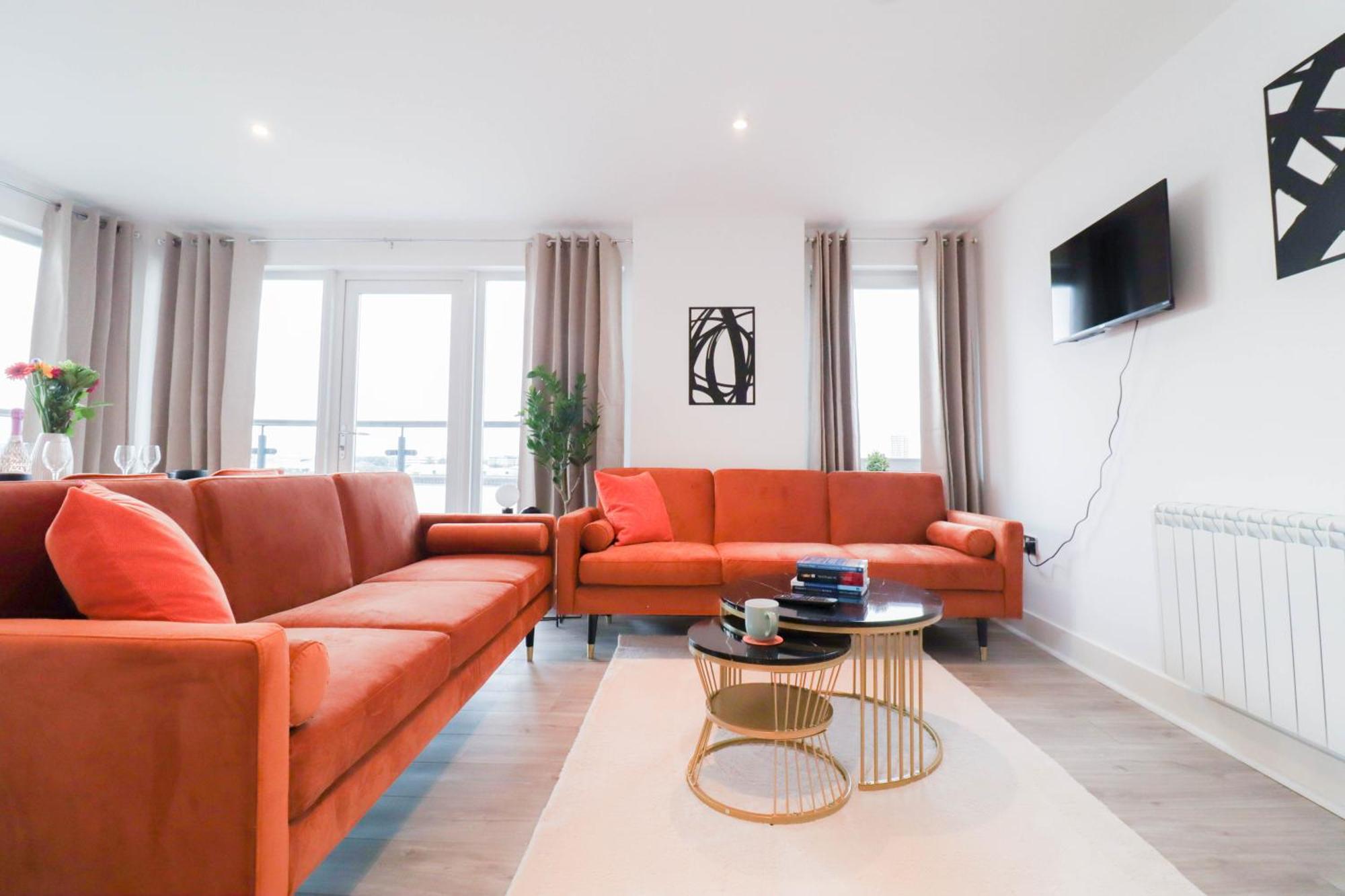 Spacious And Sunny Flat L River Balcony View ! * London