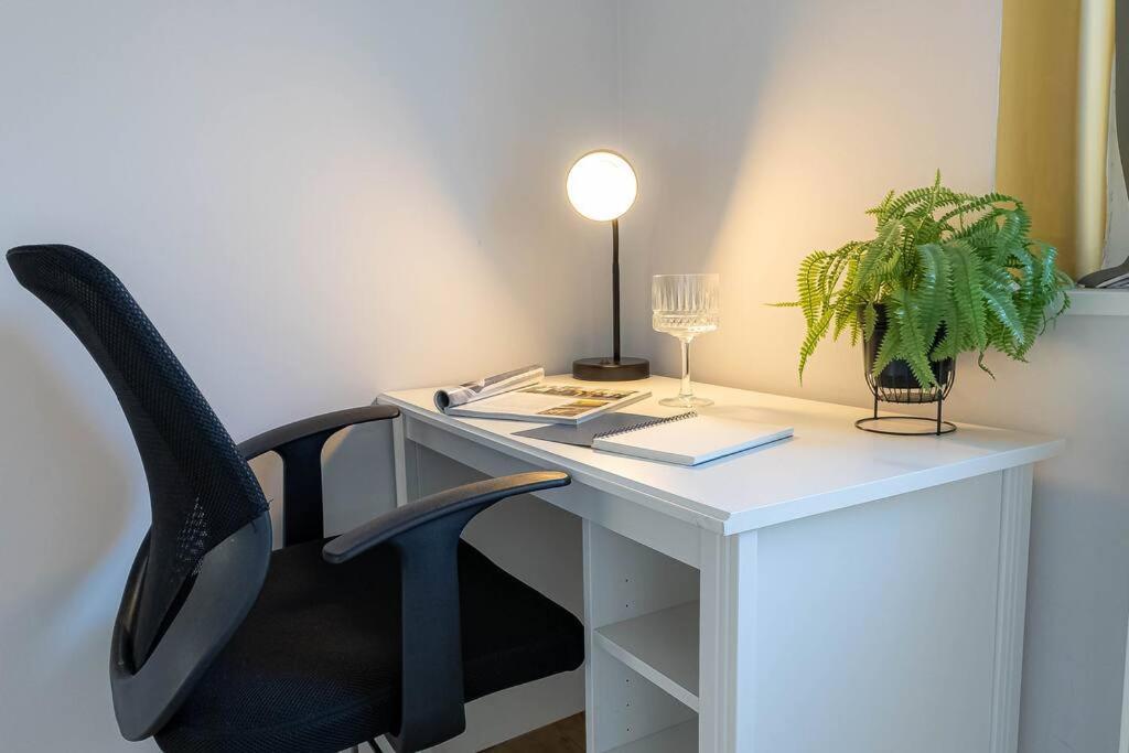 Charming Chalk Farm Apartment
