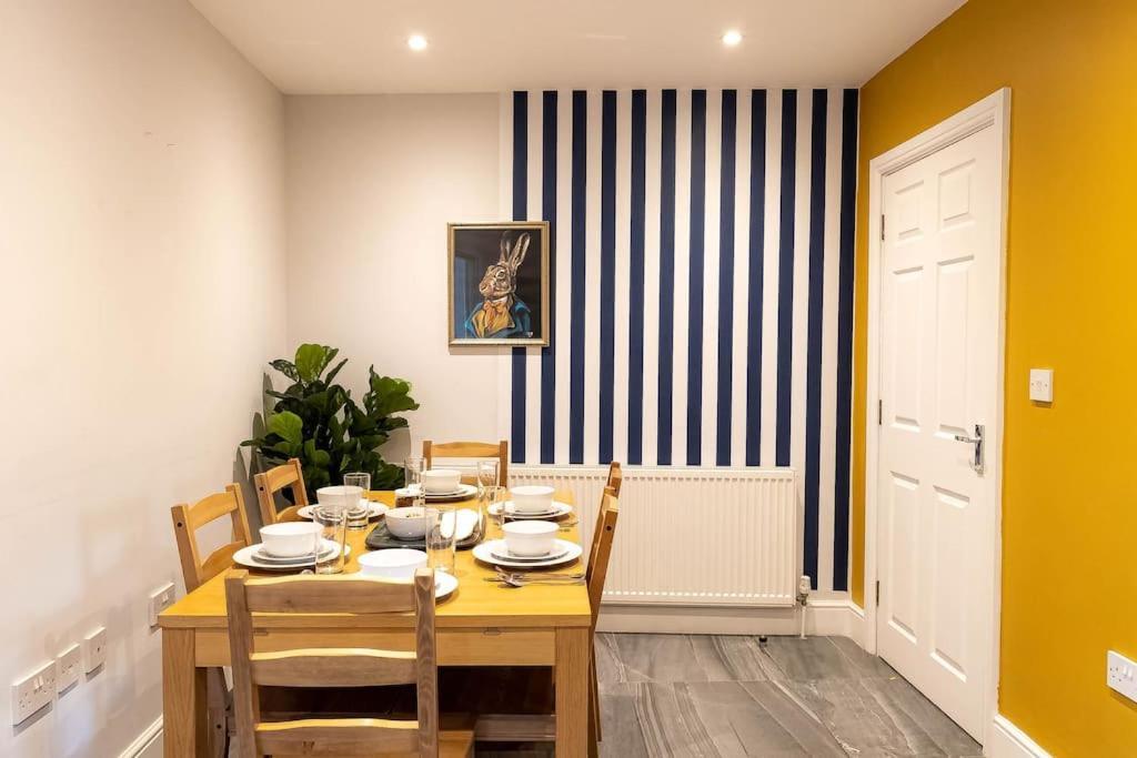 Charming Chalk Farm Apartment