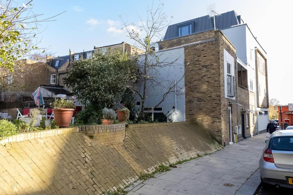 Charming Chalk Farm Apartment London