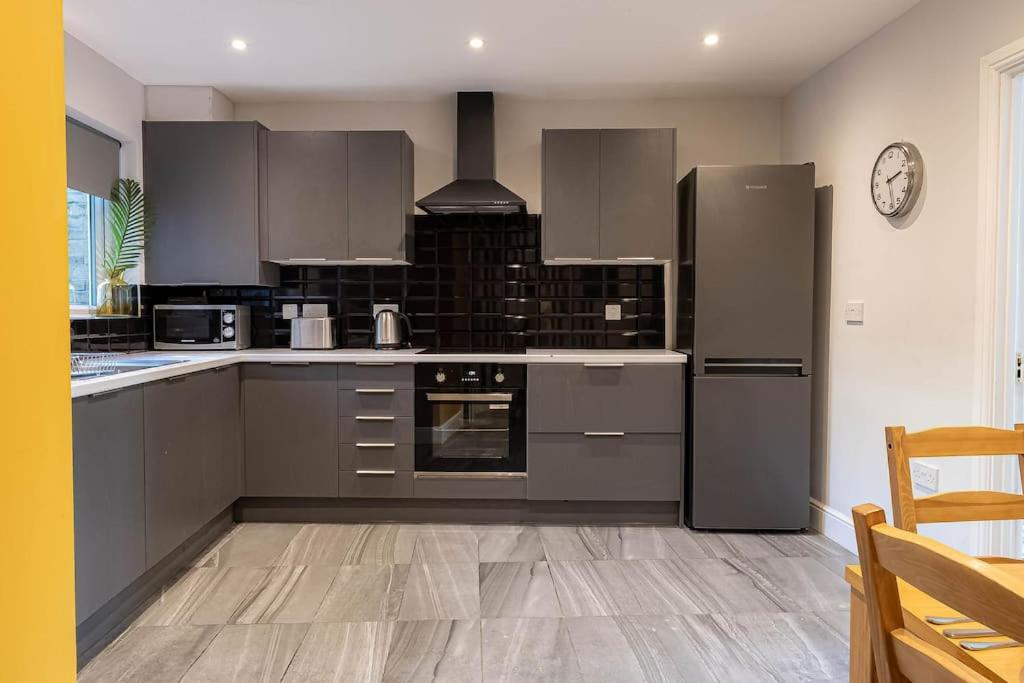 Charming Chalk Farm Apartment *