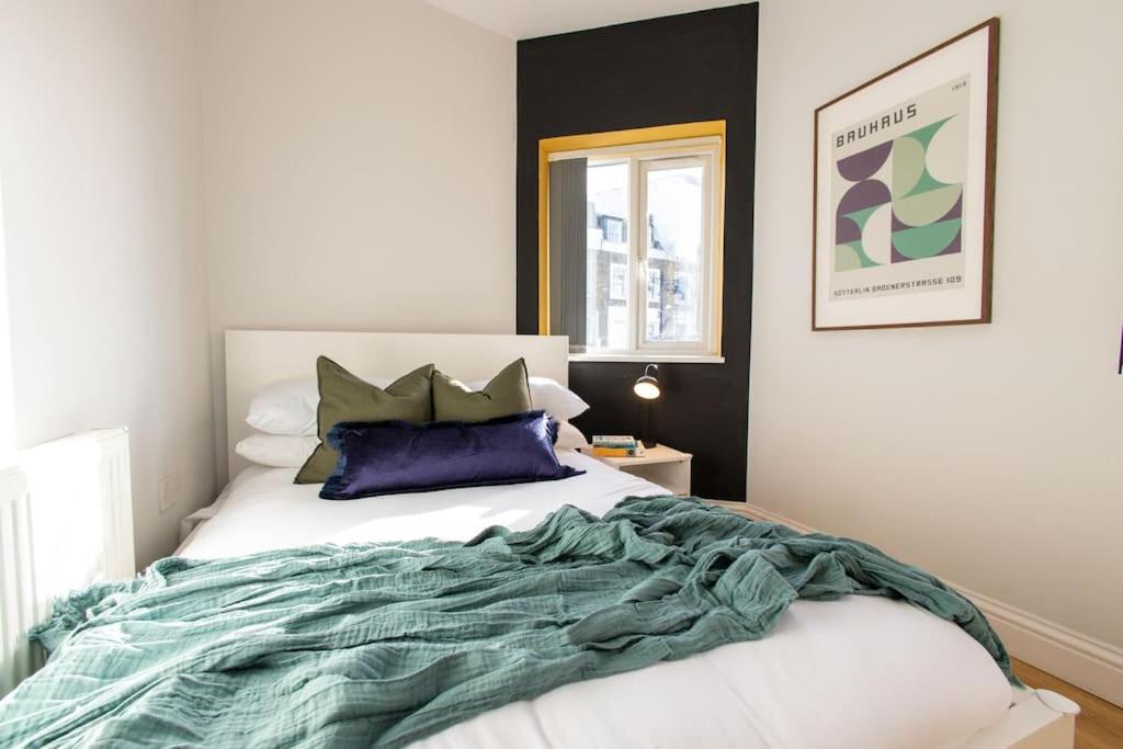 Charming Chalk Farm * London