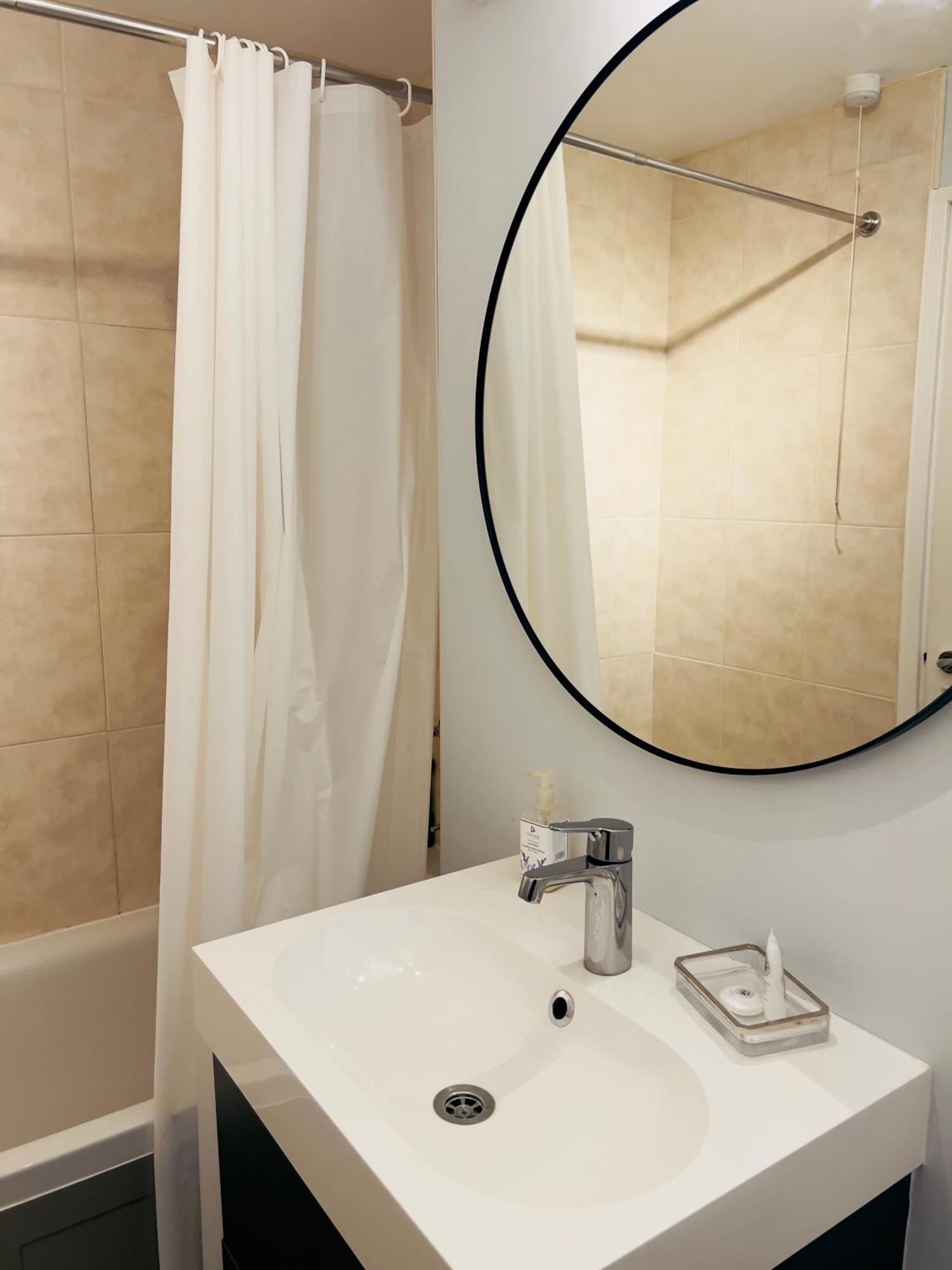 Charming And Spacious 1-bedroom Flat In Hampstead Apartment