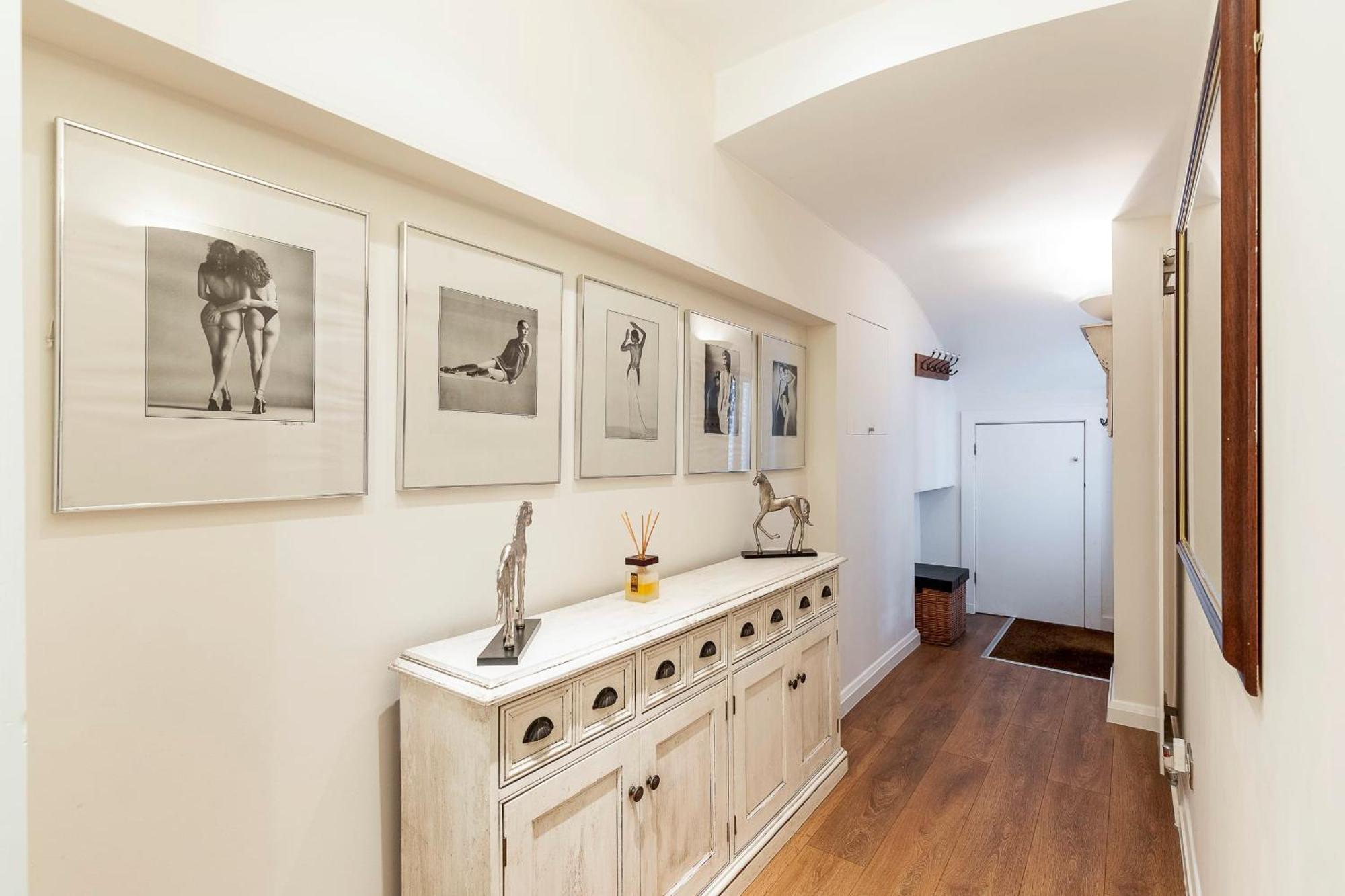 Apartment Elegant Two Bedroom Flat In Redcliffe Gardens *