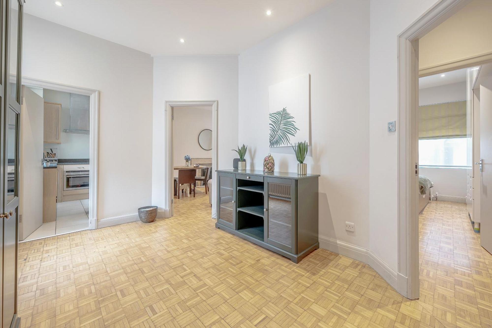 Luxurious Two-bedroom Haven In Marylebone * London