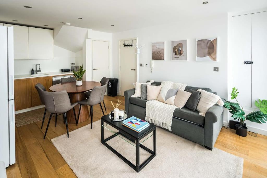 Prime Location Mews! Ferienhaus London
