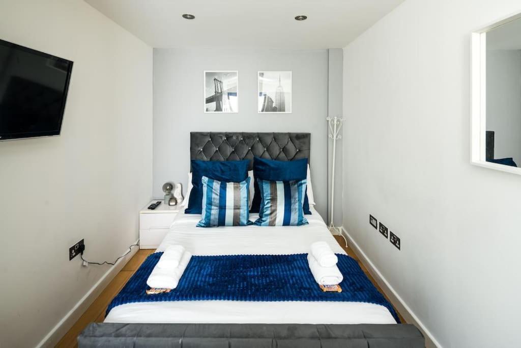 Prime Location Mews! * London