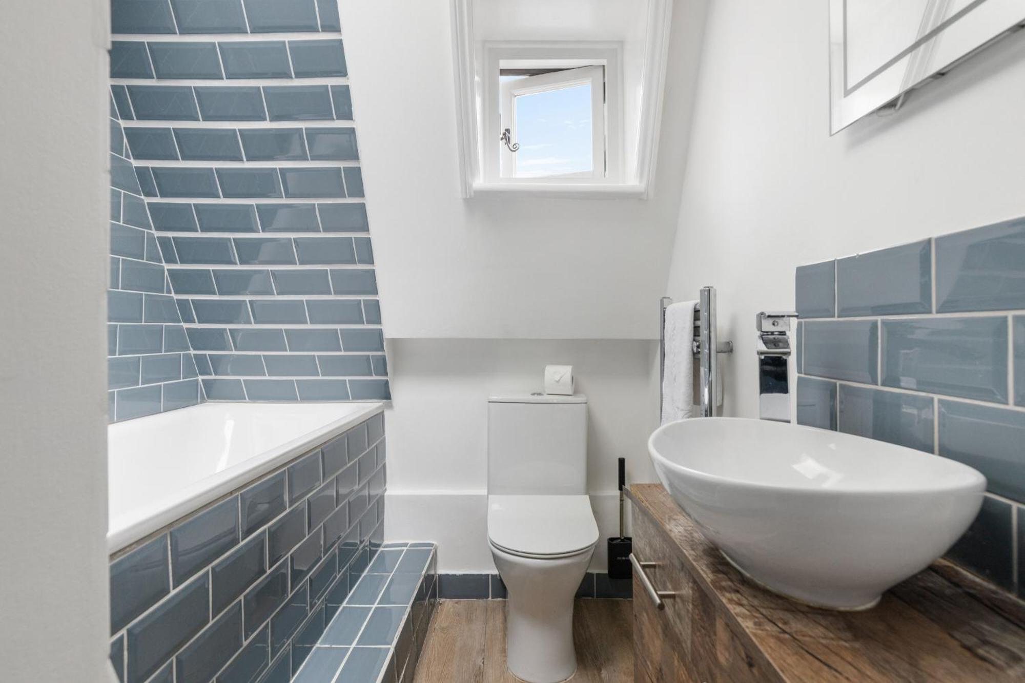 Serenity Escape - La Reserve Knightsbridge Apartment