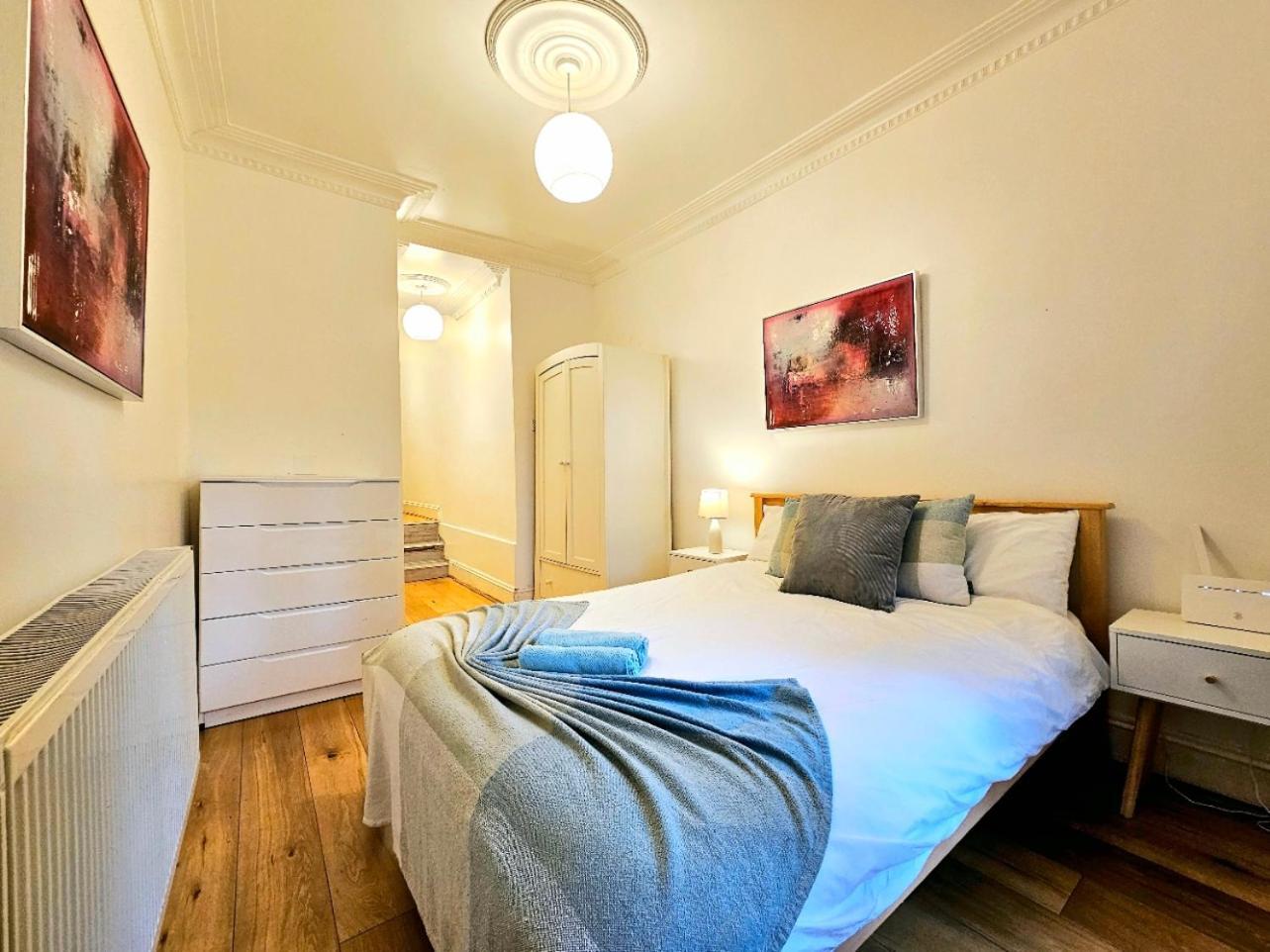 Apartment Lovely Ground Floor With High Ceiling And A Private Garden By Earl's Court Station London