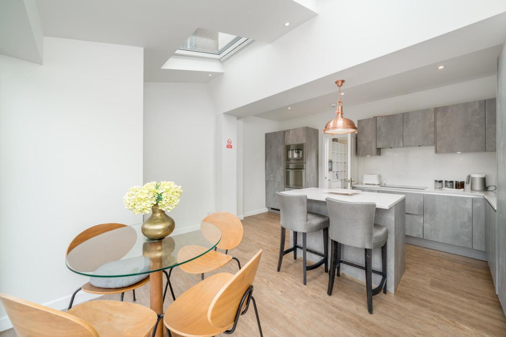 Urban Escape - Spacious 3-bedroom Close To Canary Wharf Ferienhaus