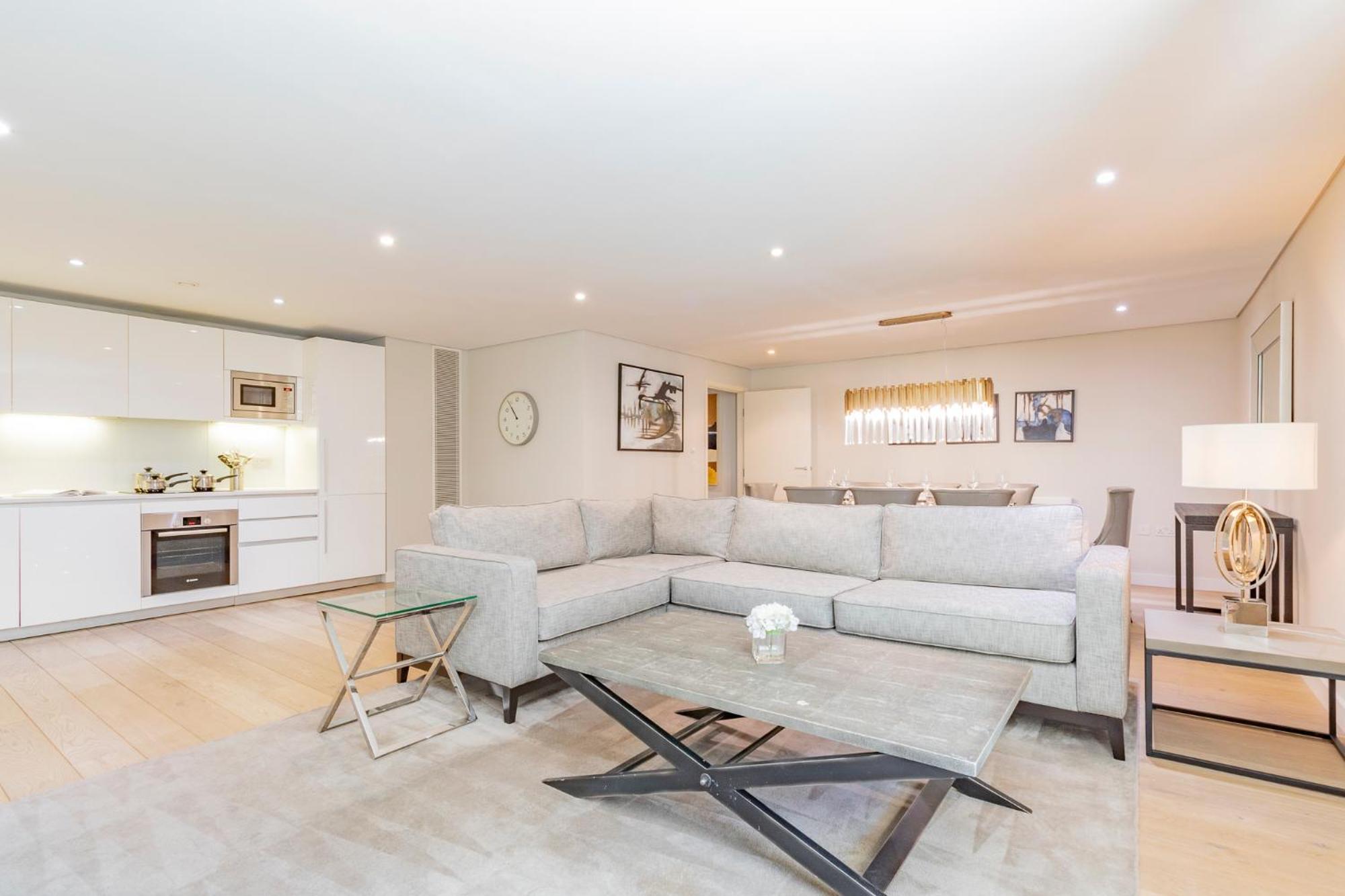 Merchant Square Apartment *