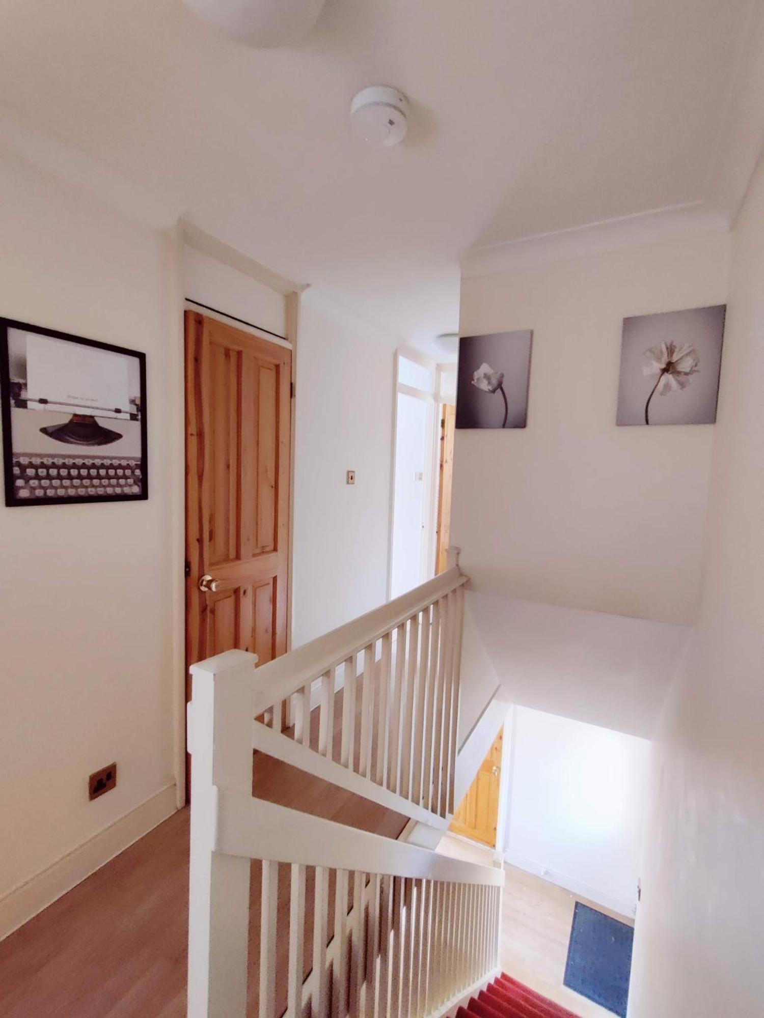 Ferienhaus Spacious 3 Bedroom Whitechapel - 9 Mins From Tower Bridge With Free Parking & Garden *