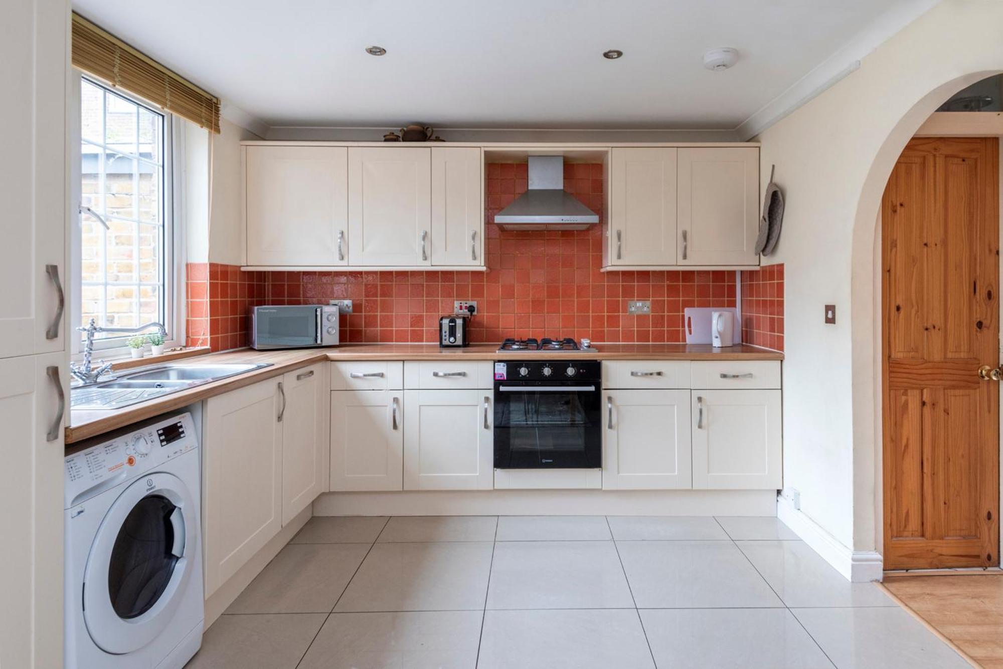 Spacious 3 Bedroom Whitechapel - 9 Mins From Tower Bridge With Free Parking & Garden Ferienhaus *