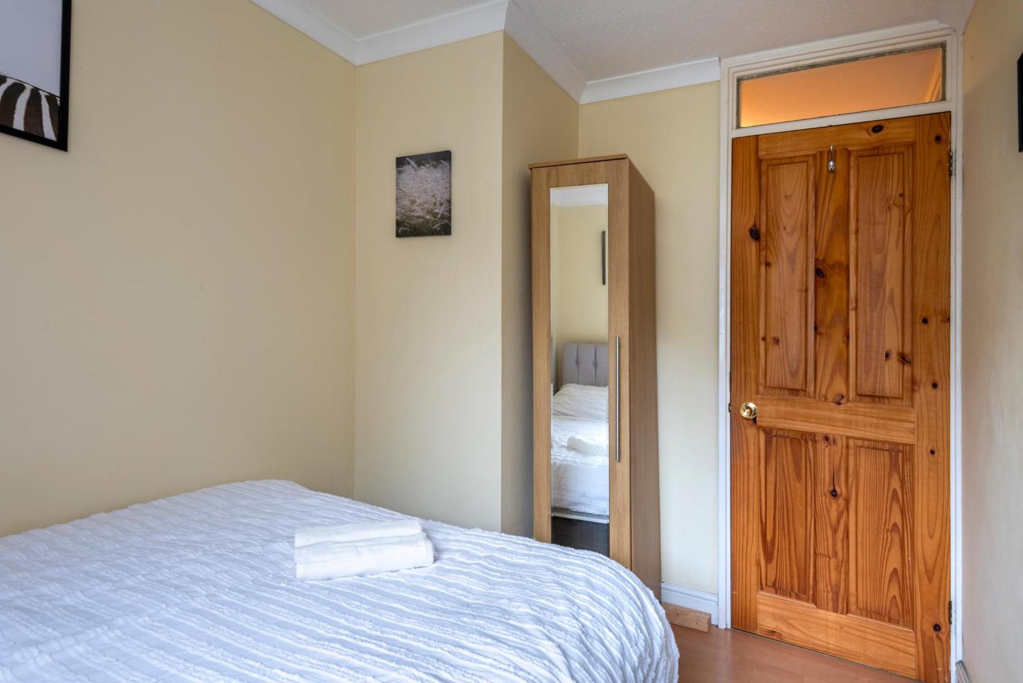 Spacious 3 Bedroom Whitechapel - 9 Mins From Tower Bridge With Free Parking & Garden Ferienhaus *