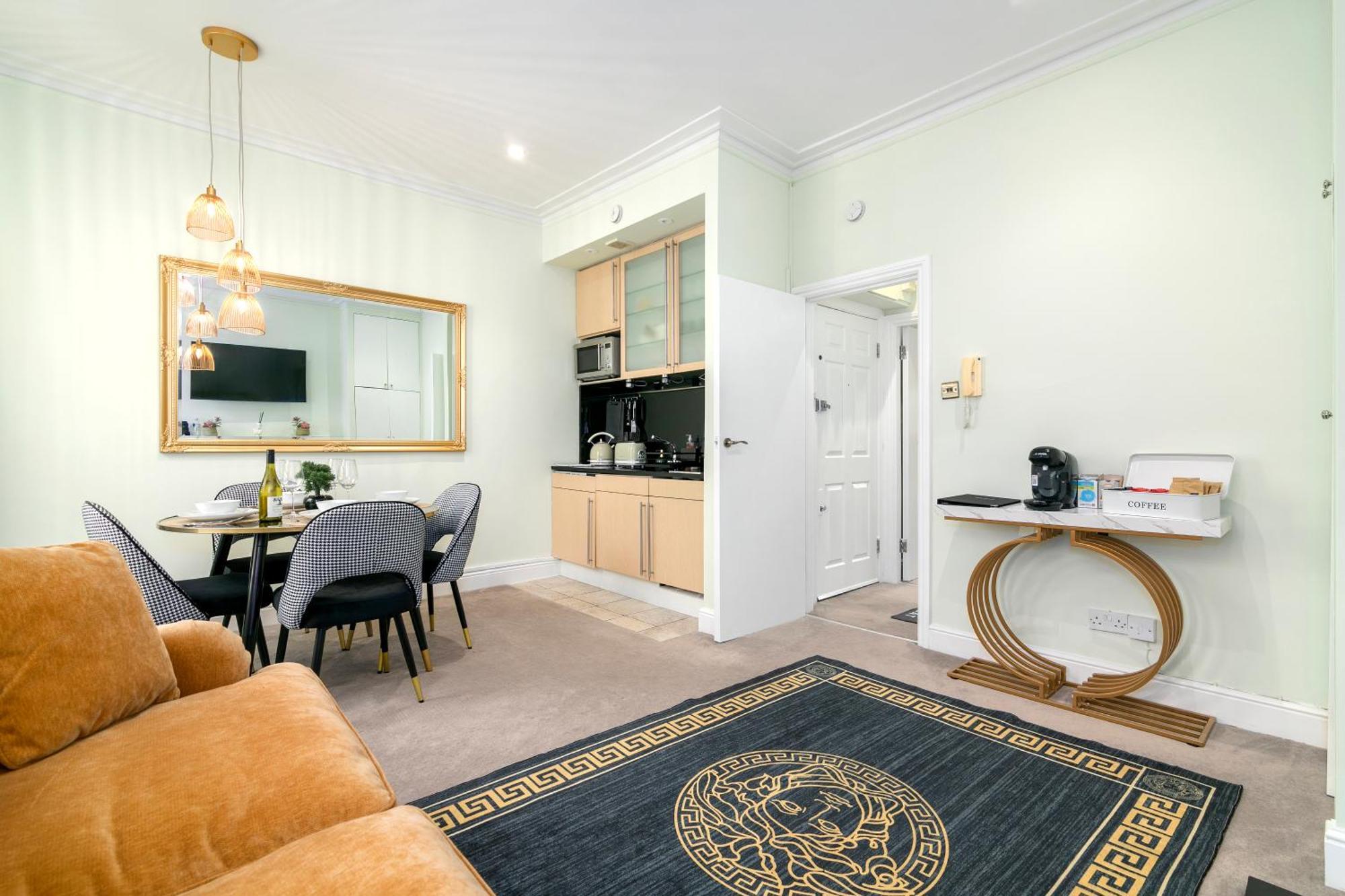 Modern Flat 5 Min To Holland Park! Apartment