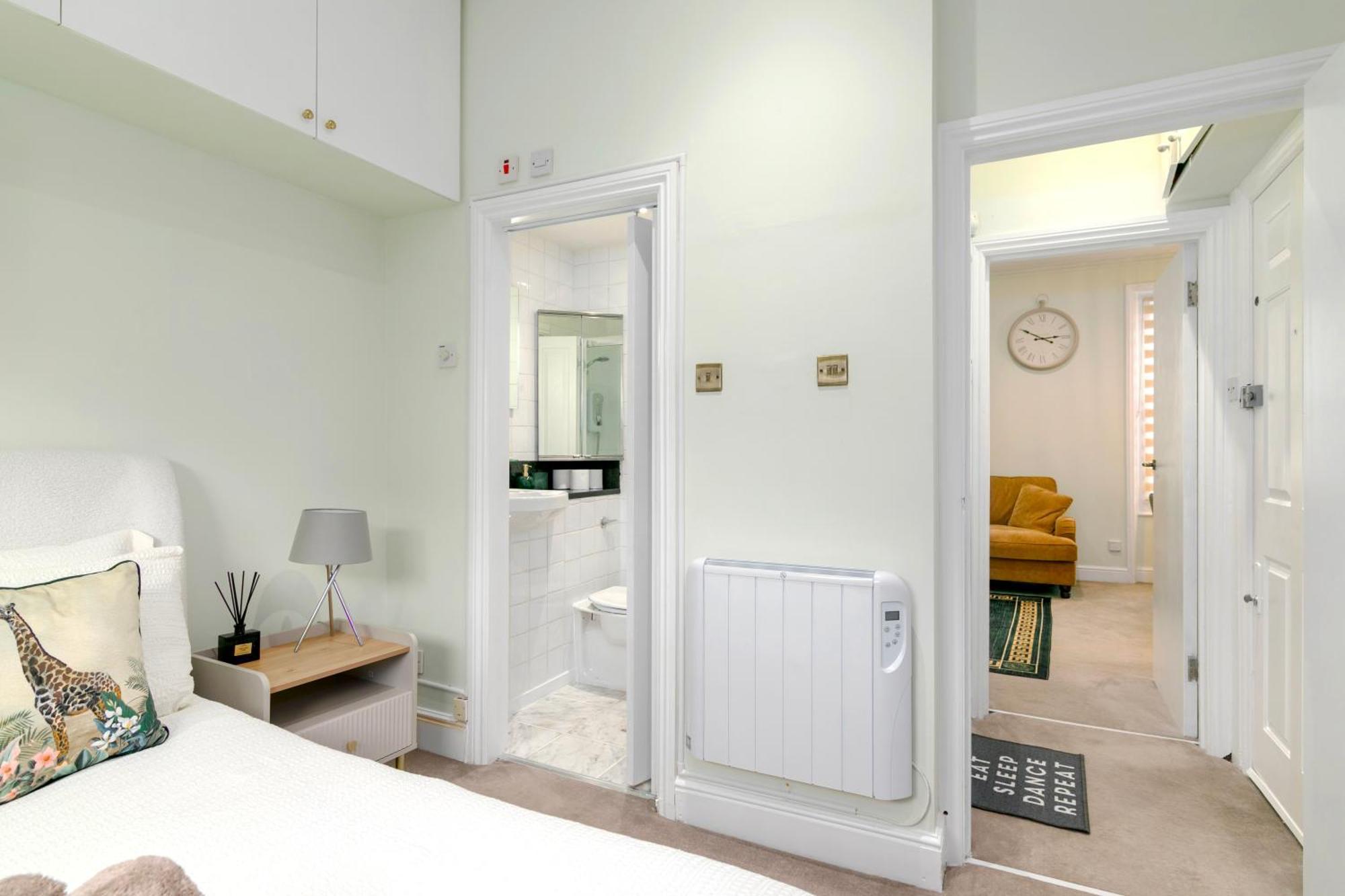 Cosy Flat 5 Min From Holland Park Station! Apartment