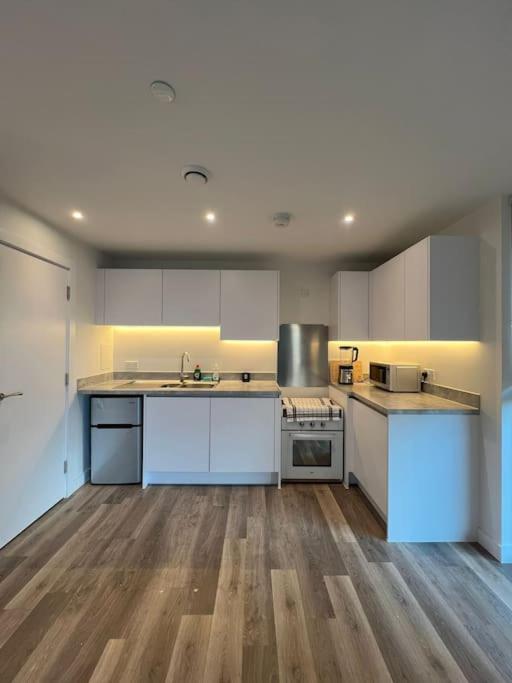 Apartment Entire 1 Bedroom *