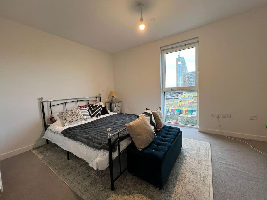 Entire 1 Bedroom Apartment *