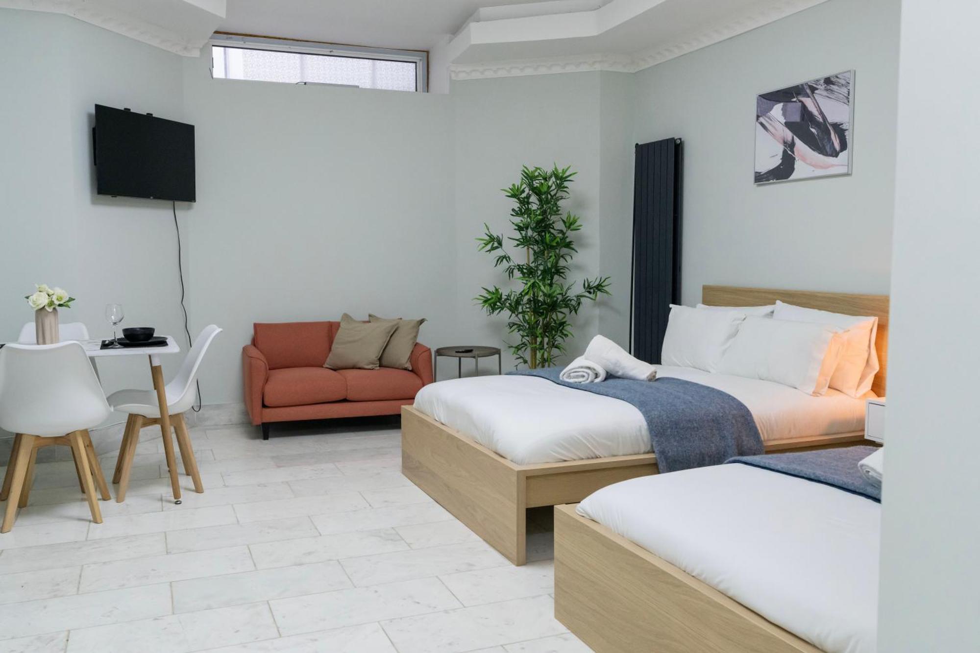 Finchley Road & By Primecityhosts * London