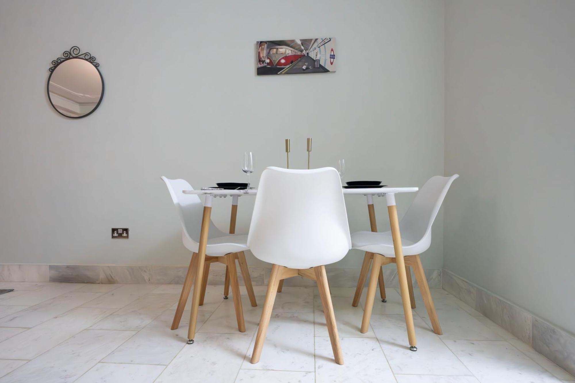Finchley Road & By Primecityhosts * London