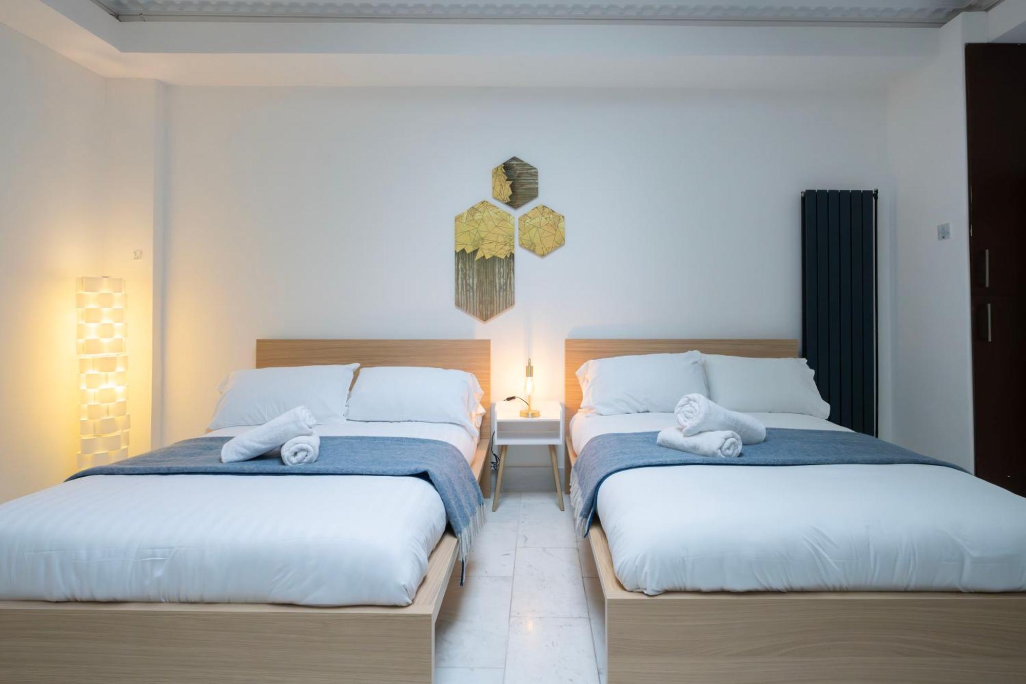 Finchley Road & By Primecityhosts *