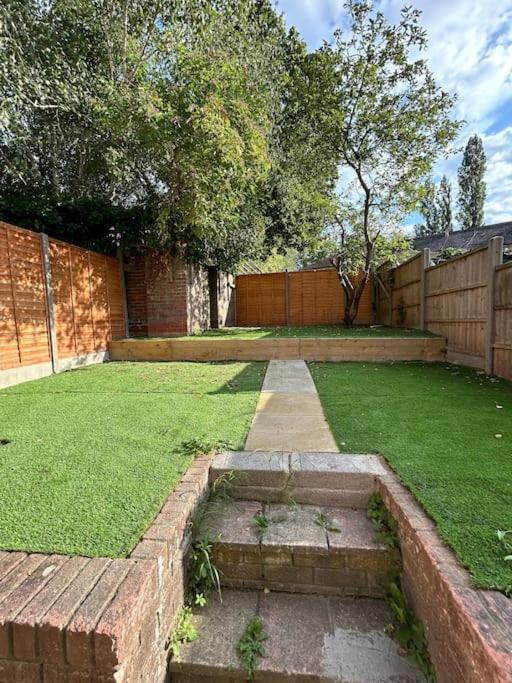 Urban Serenity South East 3 Bedroom House * London