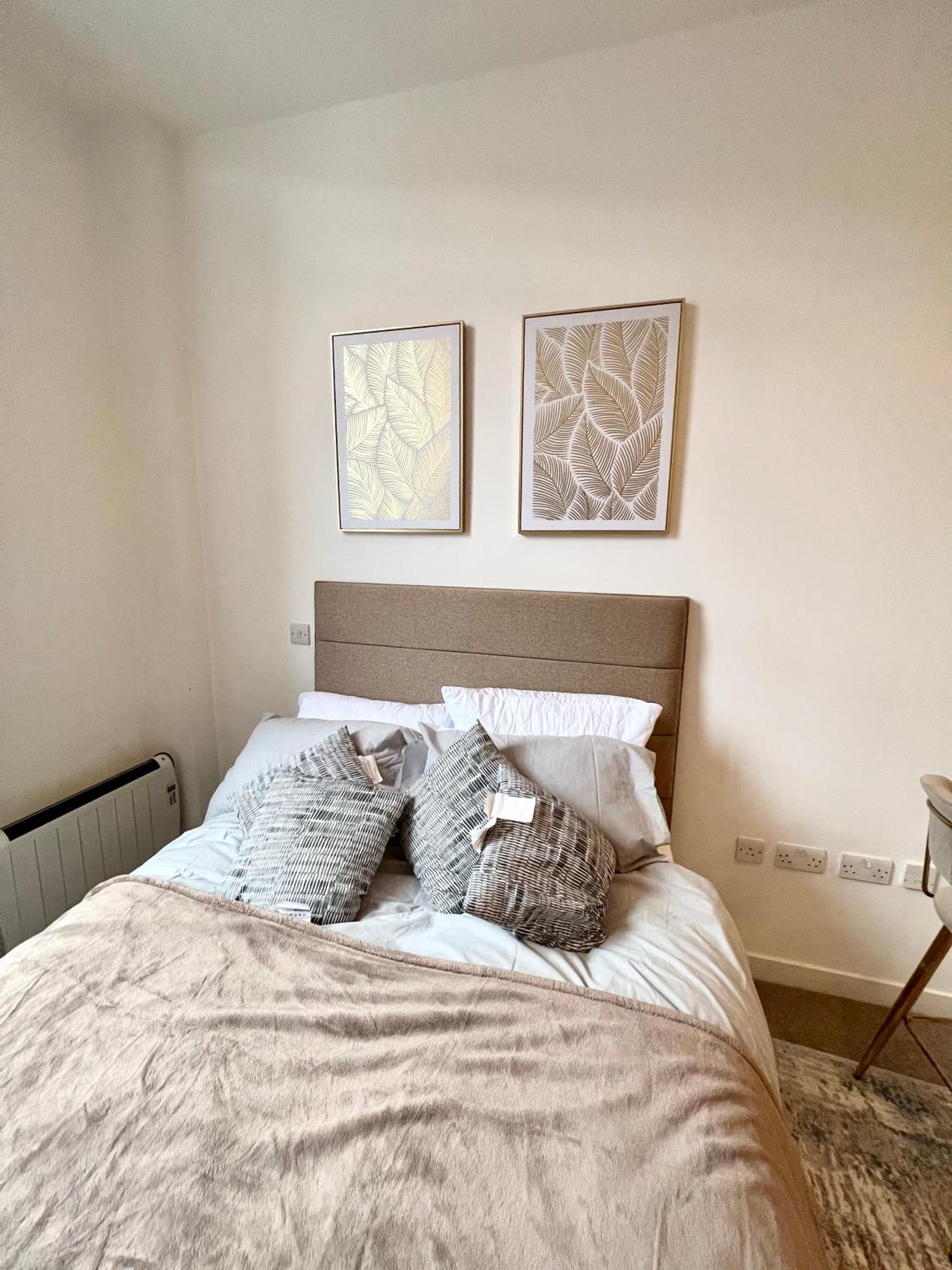 Luxury With Super Fast Wifi Gated Development Apartment